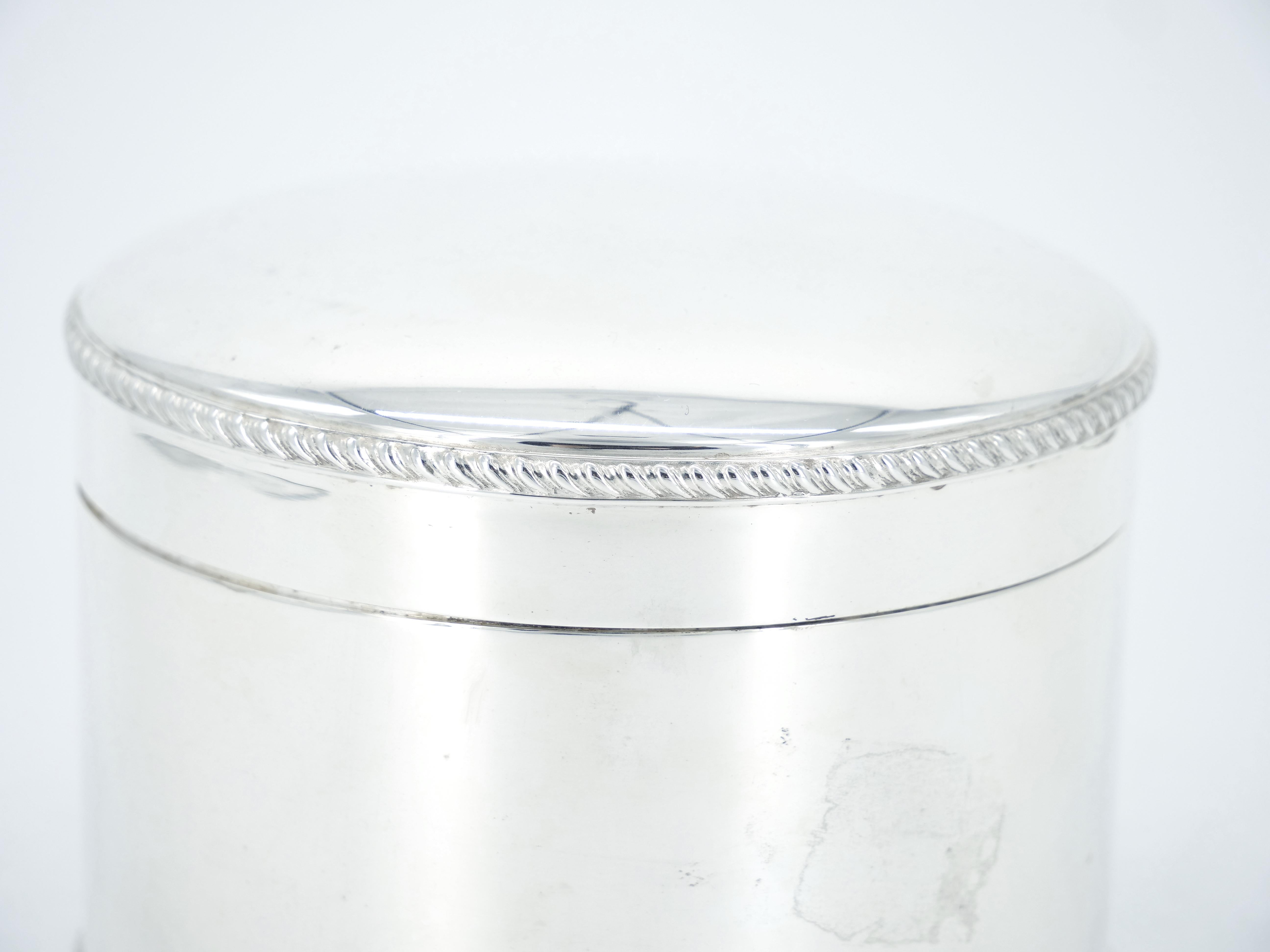 Early 20th Century English Silver Plate Art Deco Style Round Shape Covered Cigarette Box For Sale