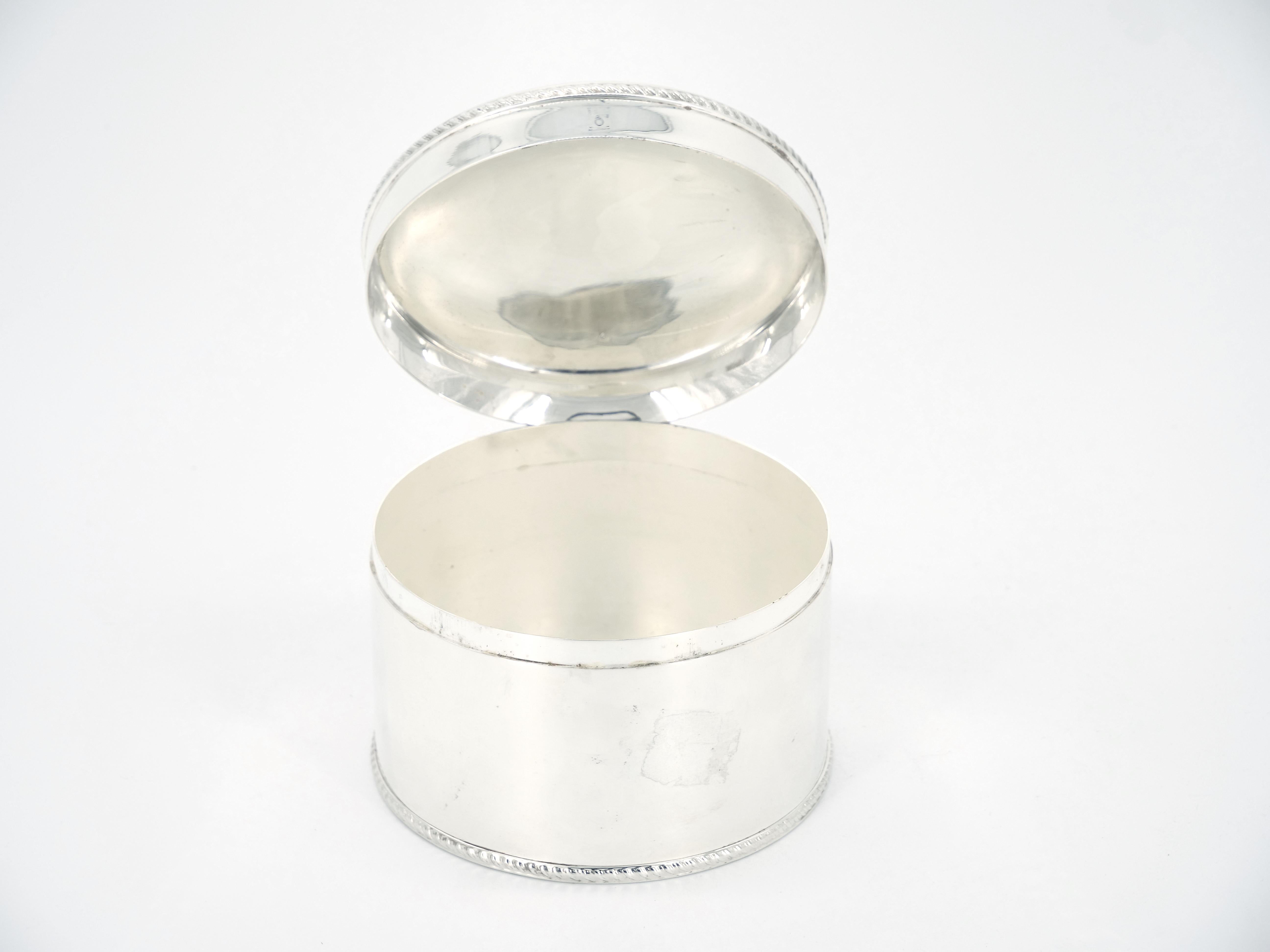 English Silver Plate Art Deco Style Round Shape Covered Cigarette Box For Sale 4