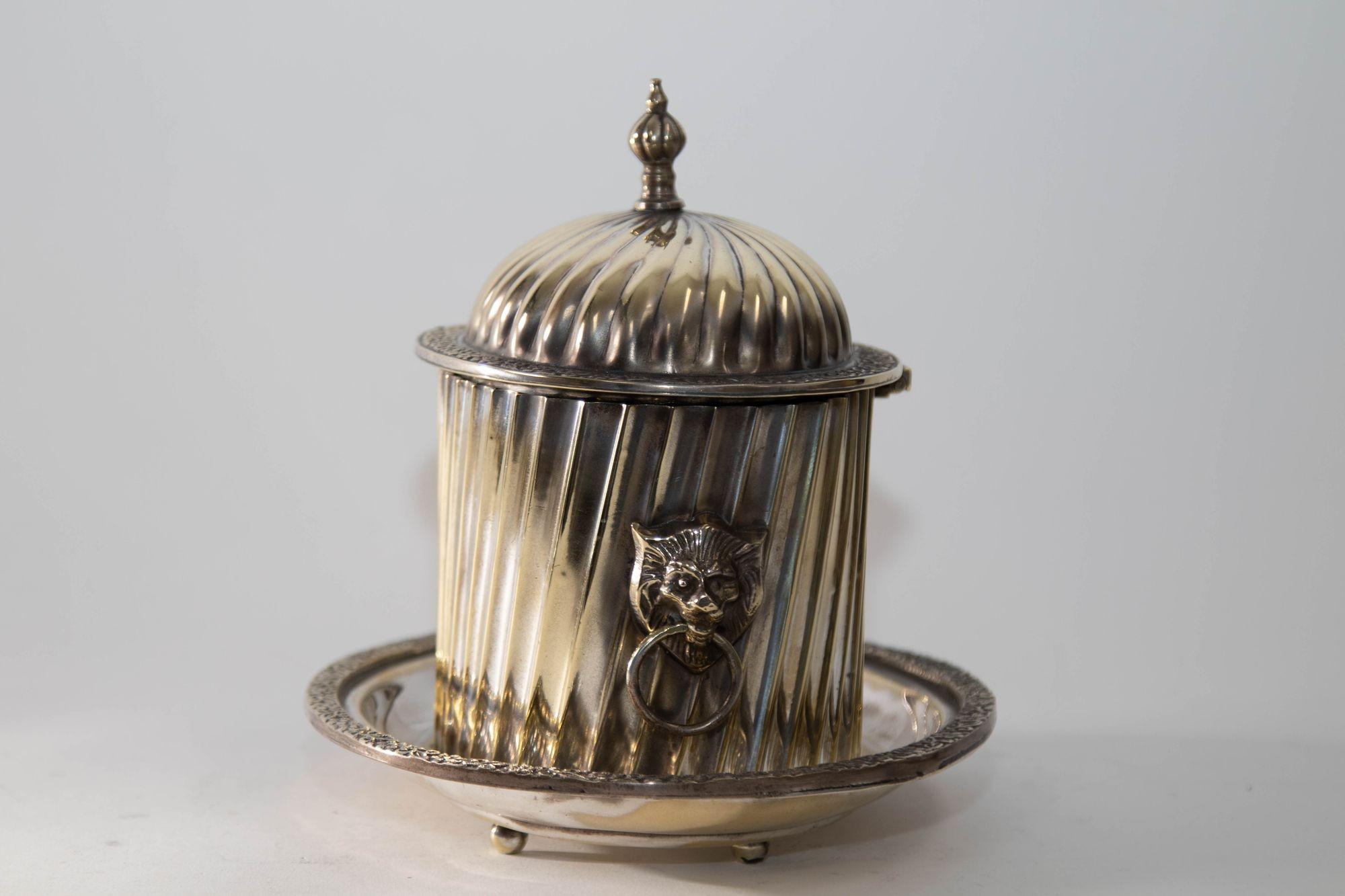 20th Century English Silver Plate Biscuit Box with Footed Plate and Lion Head Handles