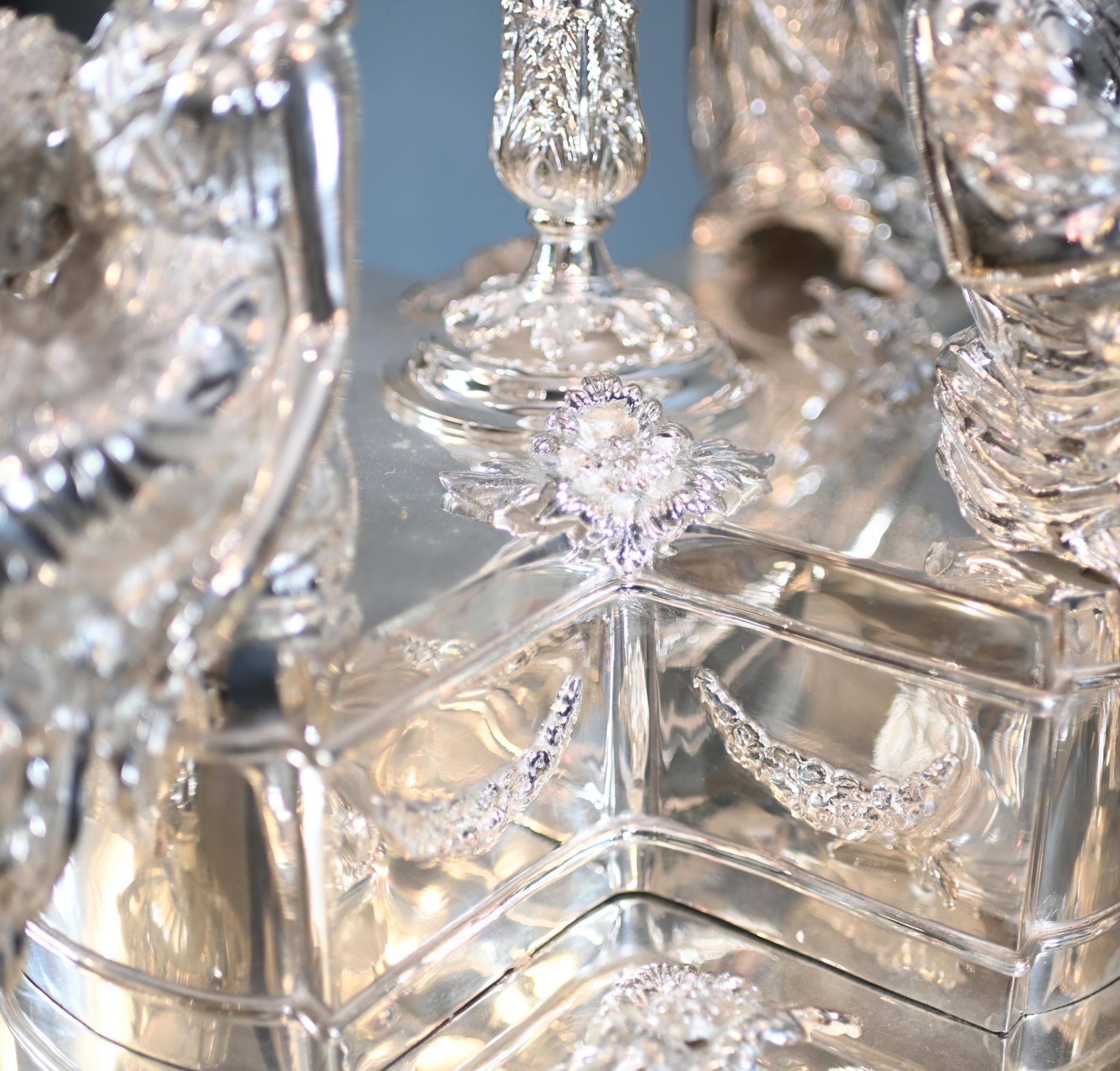 English Silver Plate Centrepiece Monumental Platter Dish Epergne 1930 For Sale 8