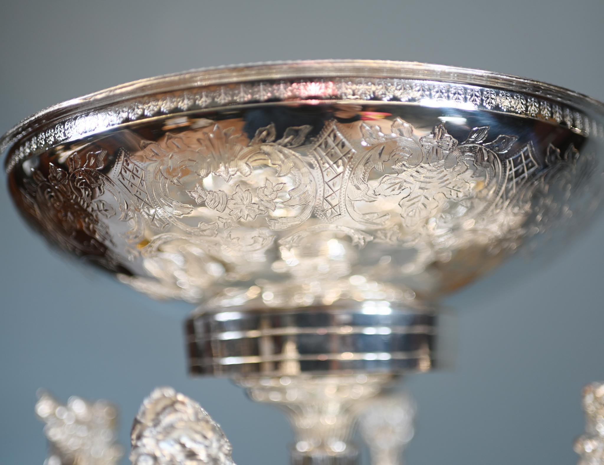 Silvered English Silver Plate Centrepiece Monumental Platter Dish Epergne 1930 For Sale