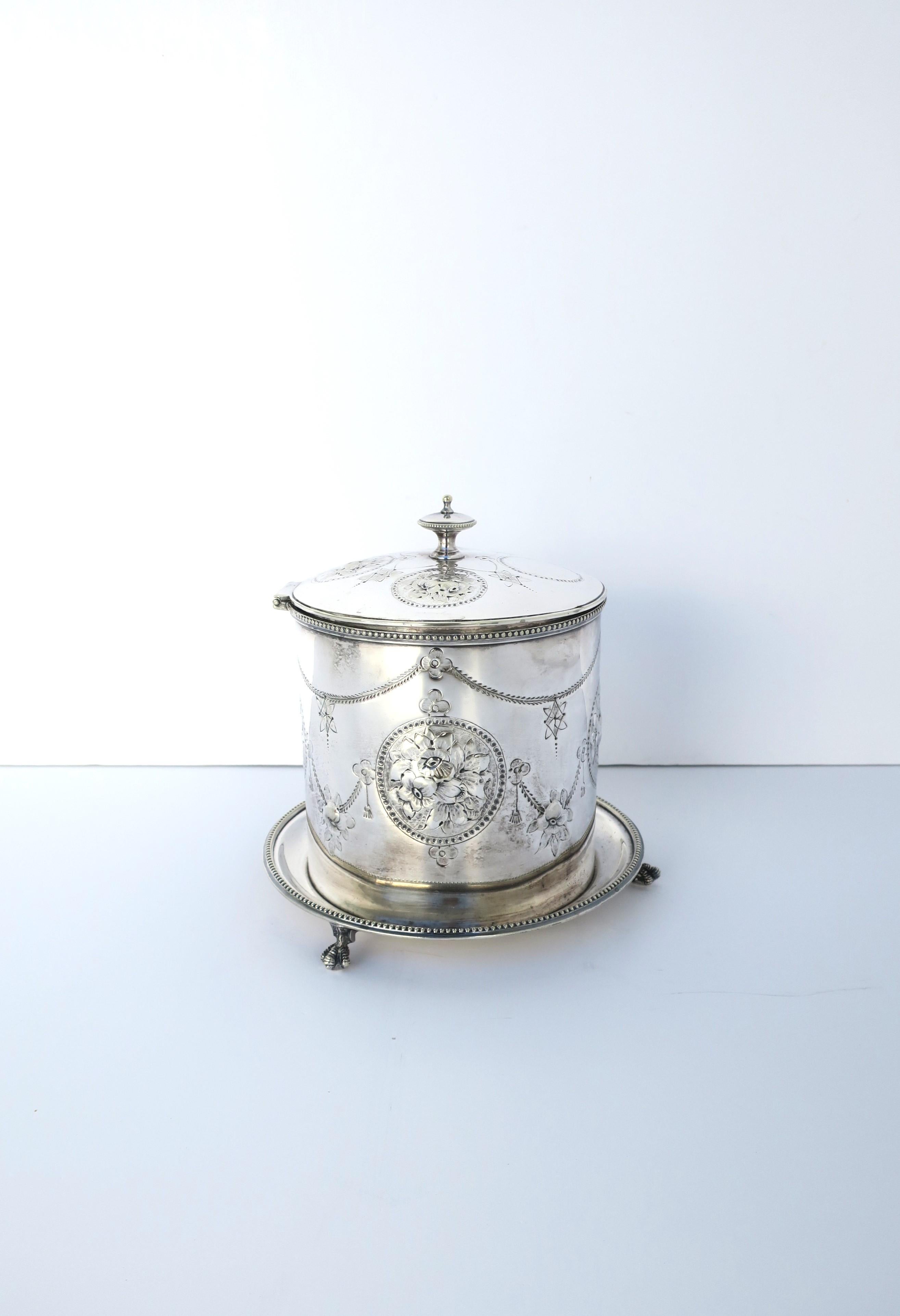 English Silver Plate Covered Biscuit Box or Tea Caddy For Sale 2