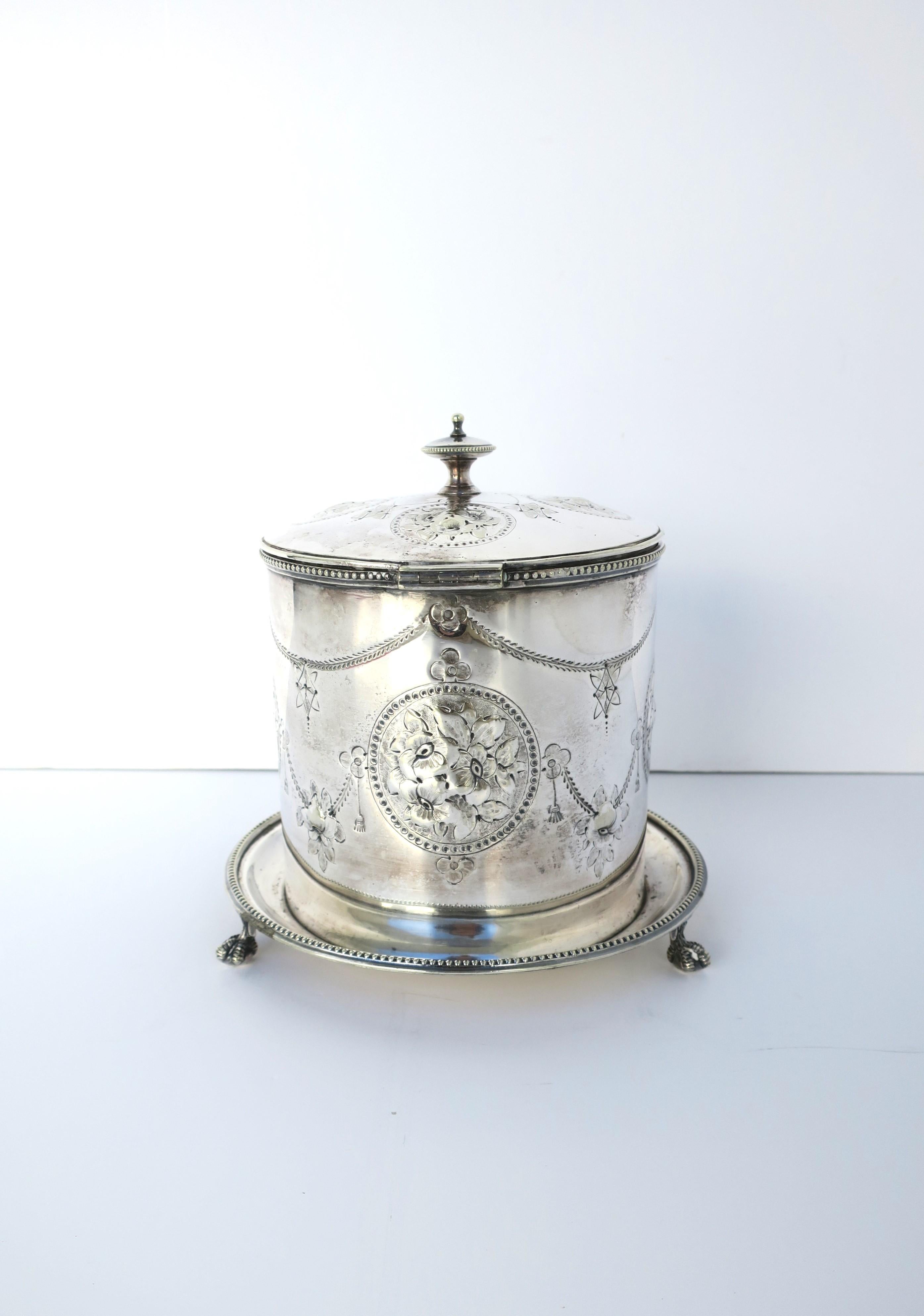 English Silver Plate Covered Biscuit Box or Tea Caddy For Sale 4