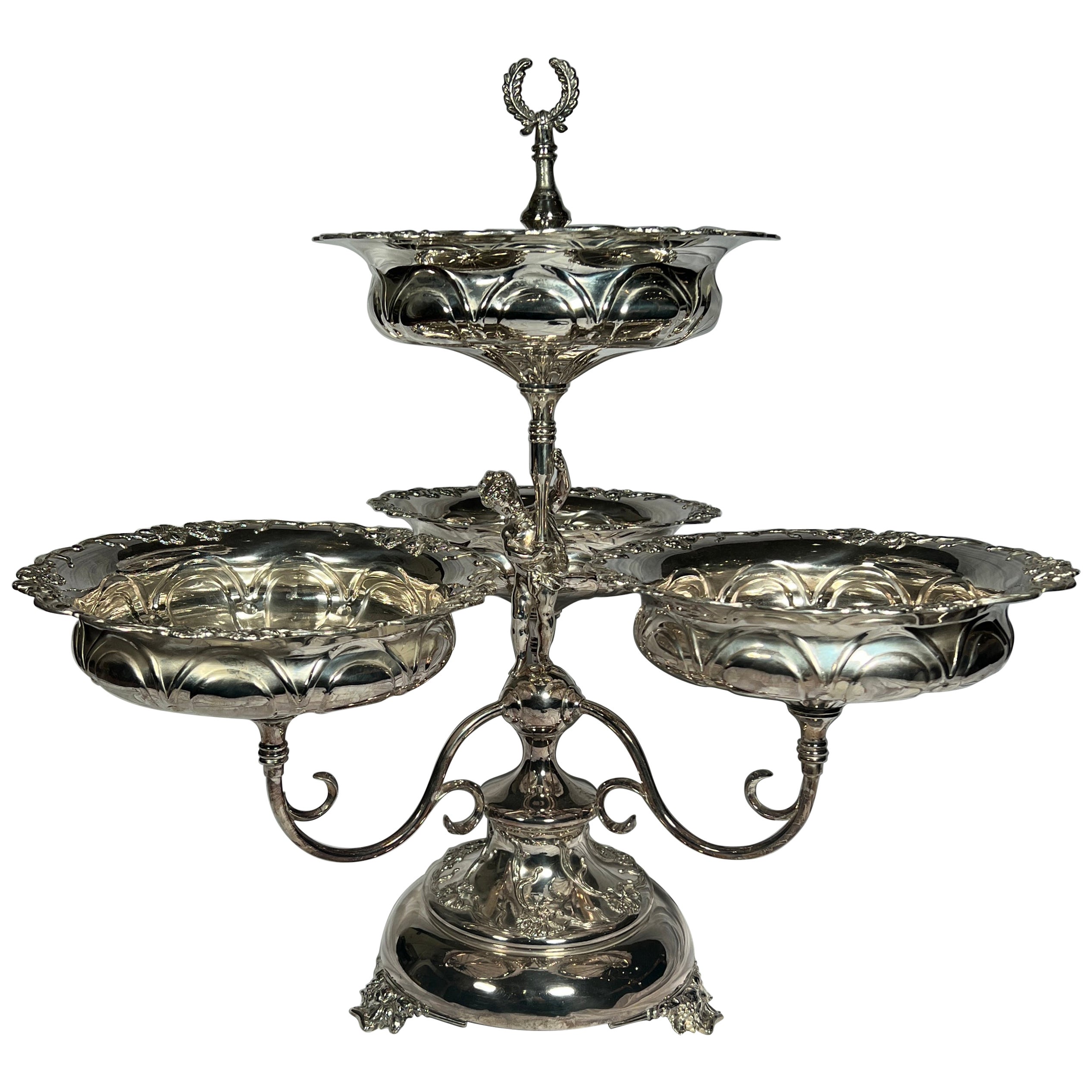 Epergne en métal argenté d'origine anglaise, circa 1950