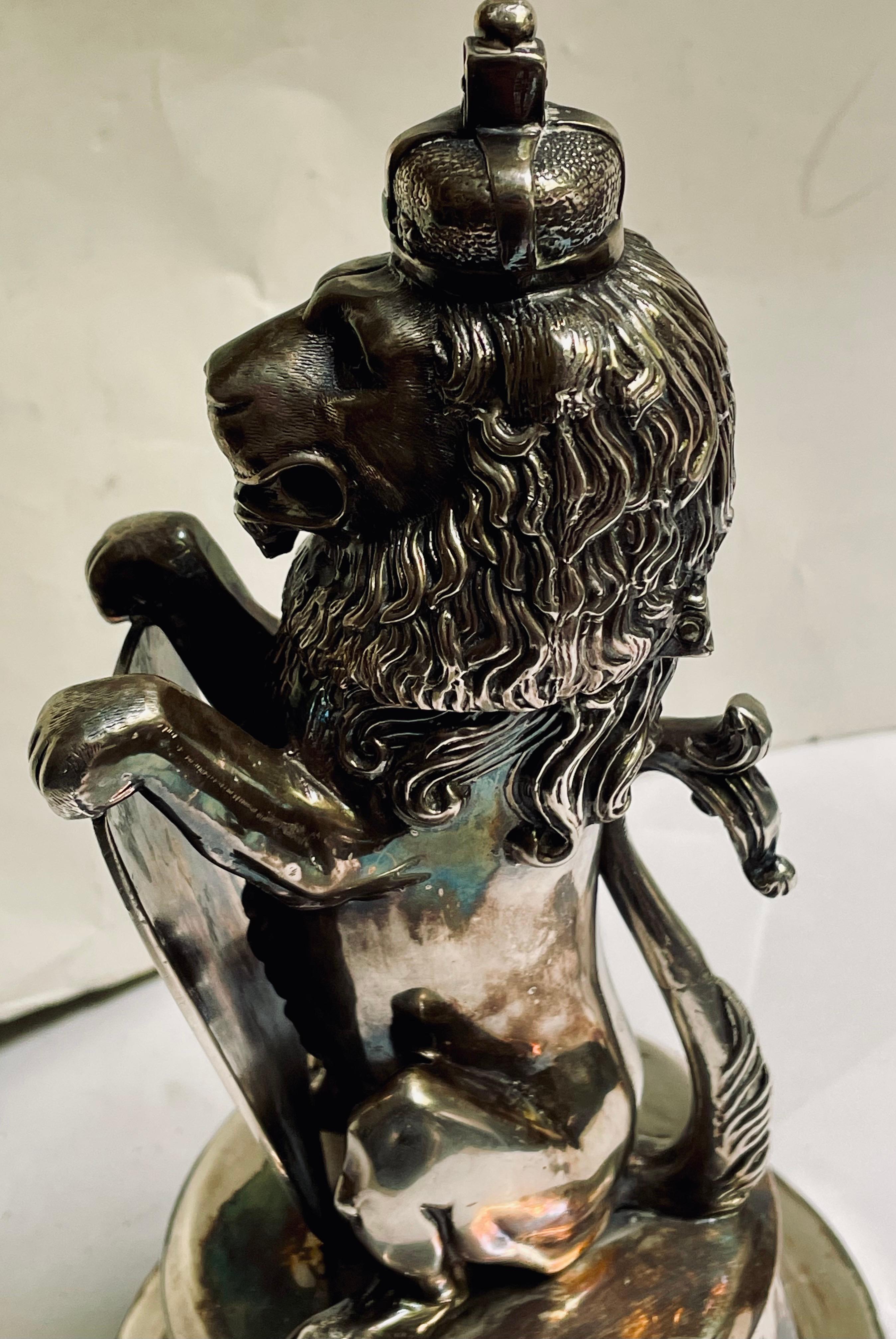 Englisch Silber Platte figuralen Löwen Tintenfass Halter im Angebot 1