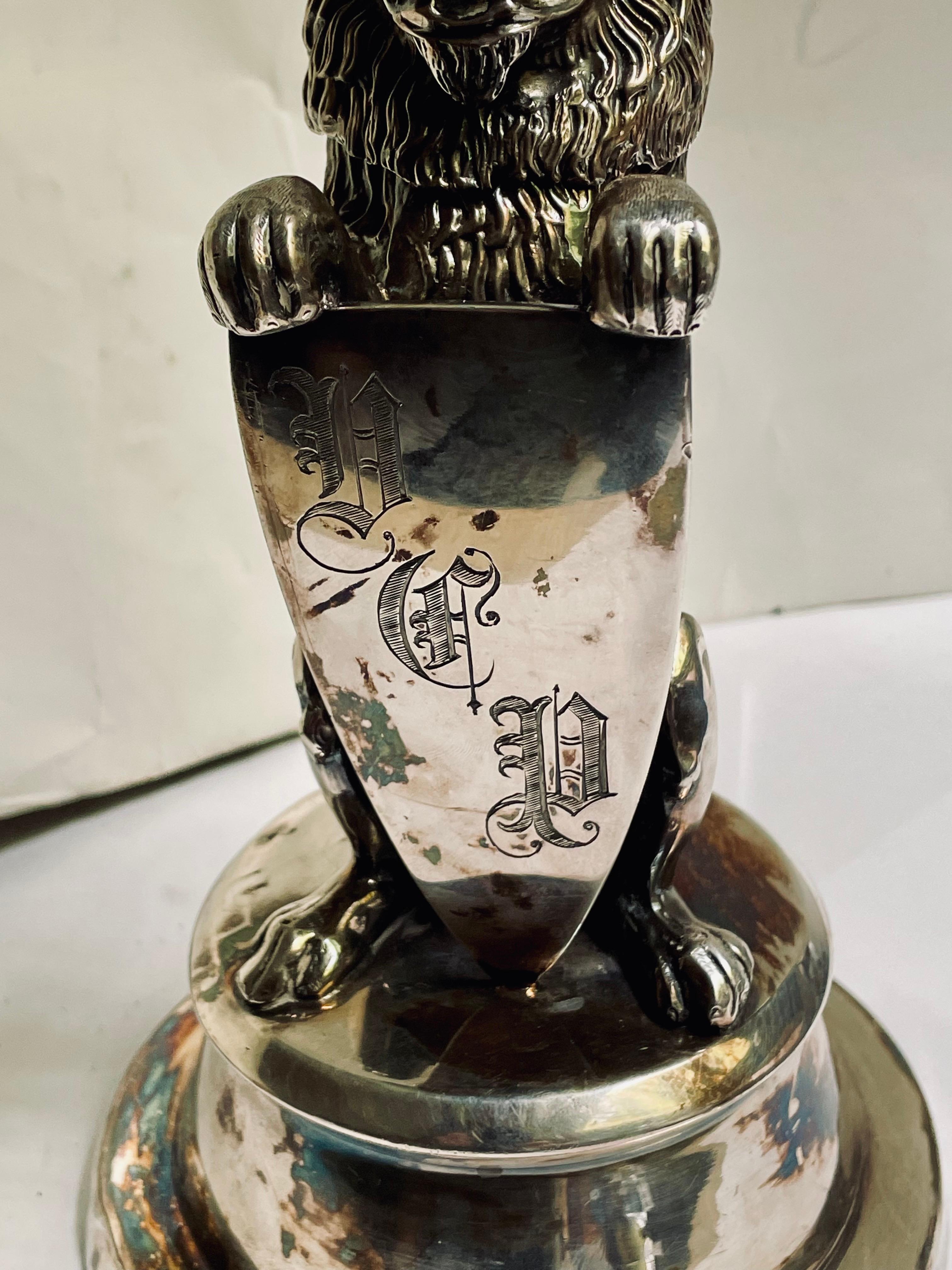 Englisch Silber Platte figuralen Löwen Tintenfass Halter im Angebot 3