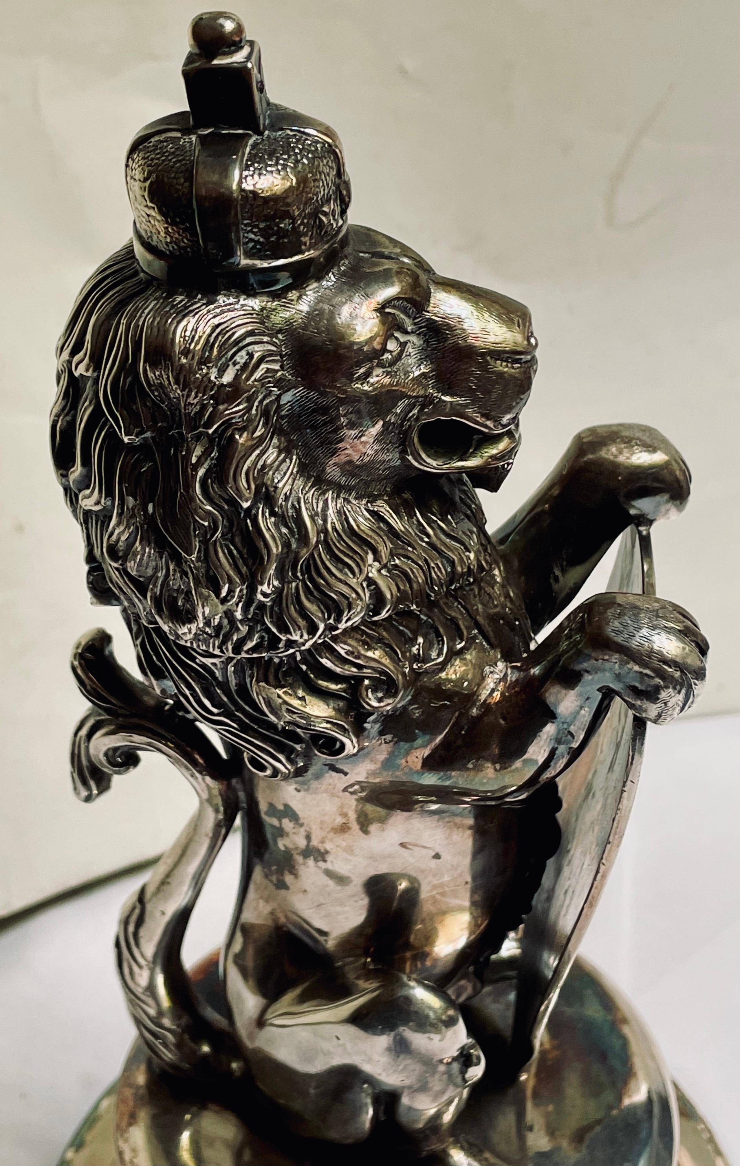 Englisch Silber Platte figuralen Löwen Tintenfass Halter (Versilberung) im Angebot