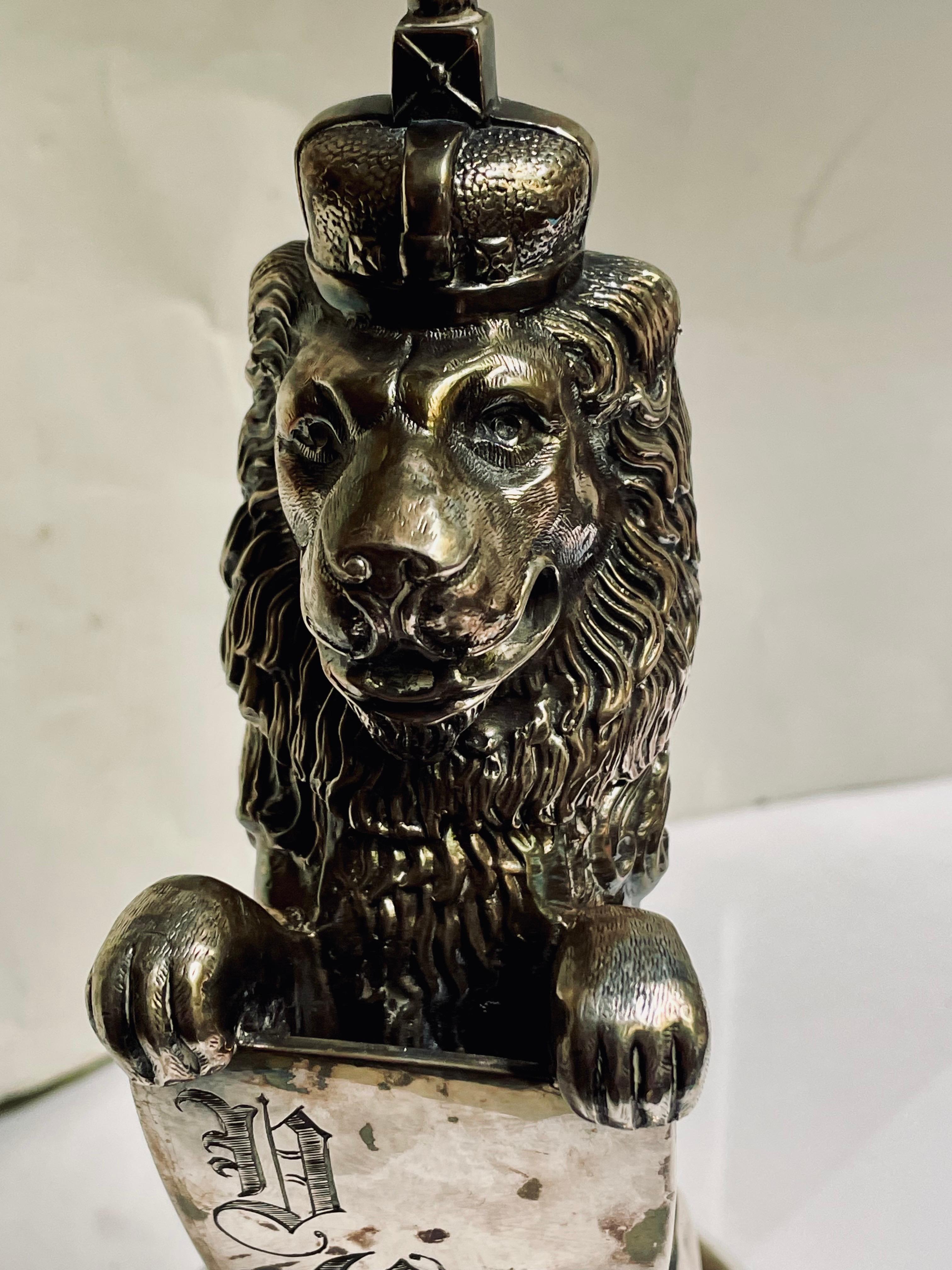 Englisch Silber Platte figuralen Löwen Tintenfass Halter im Angebot 2