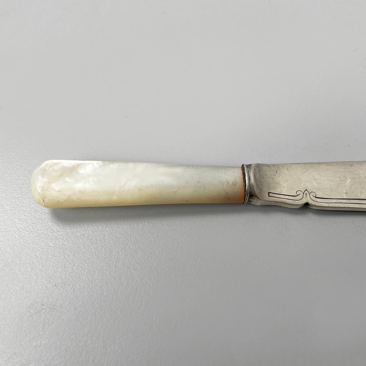English silver-plated and Bakelite knifes by Mappin and Weeb, 1950s For Sale 3