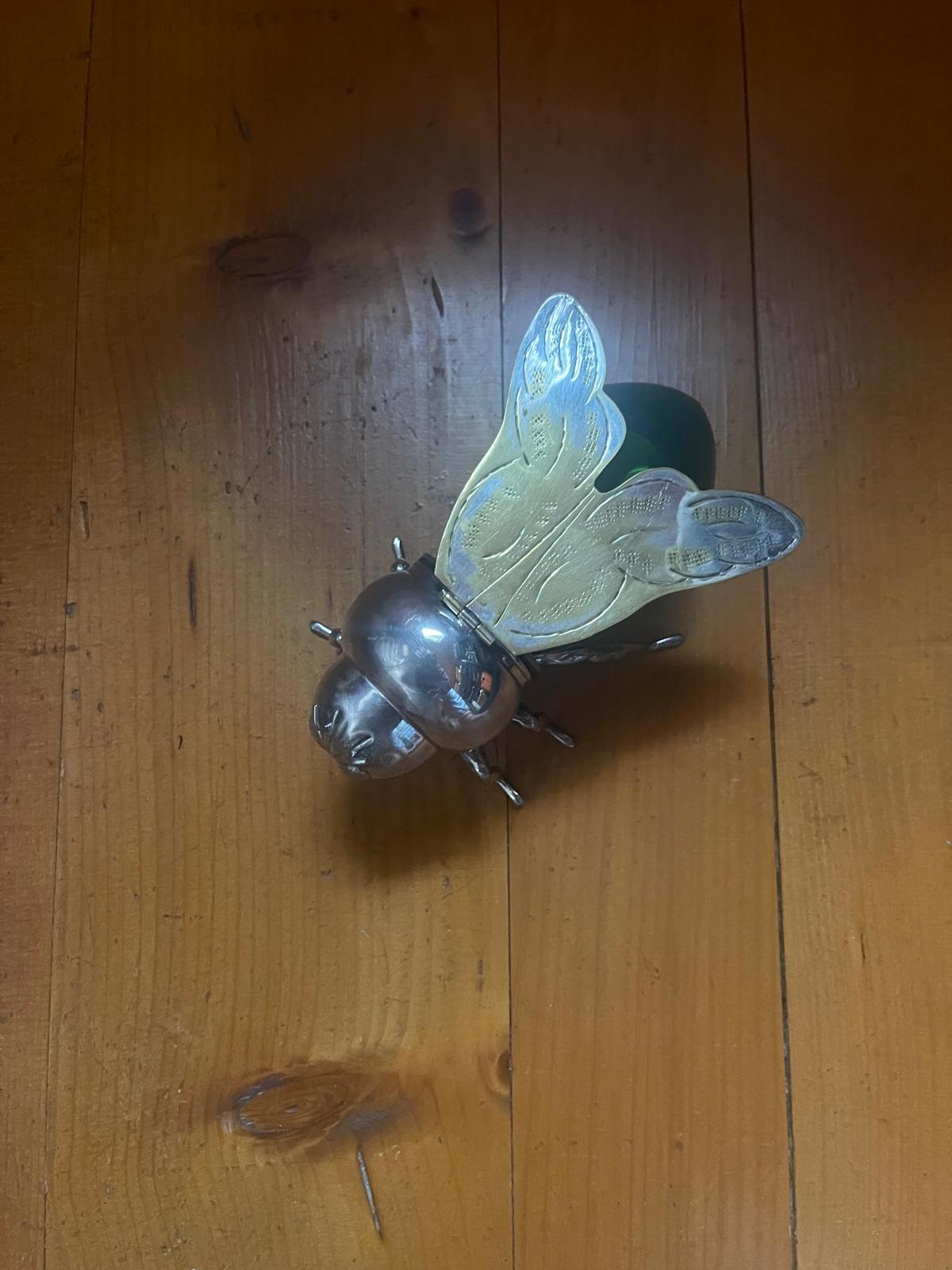 English Silver-Plated and Green Glass Bee Honey Pot, circa 1900 In Good Condition For Sale In Paris, FR