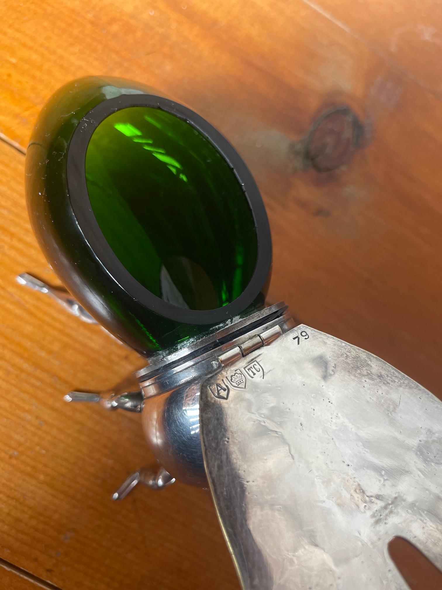 English Silver-Plated and Green Glass Bee Honey Pot, circa 1900 For Sale 4