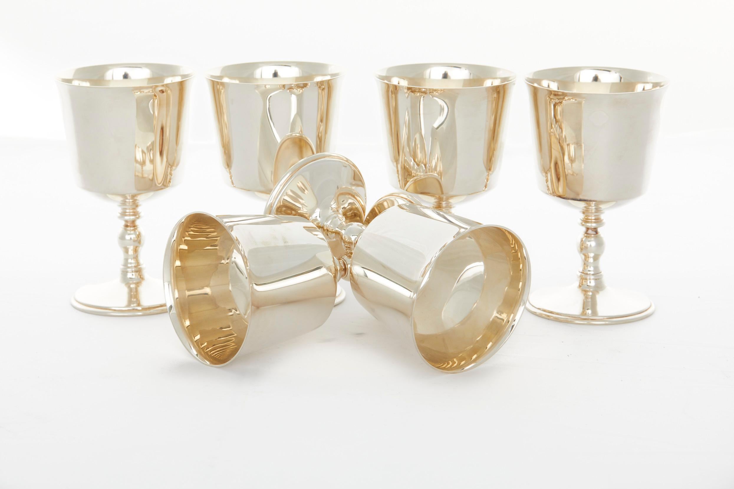 Mid-20th Century English Silver Plated Art Deco Barware Service For Sale
