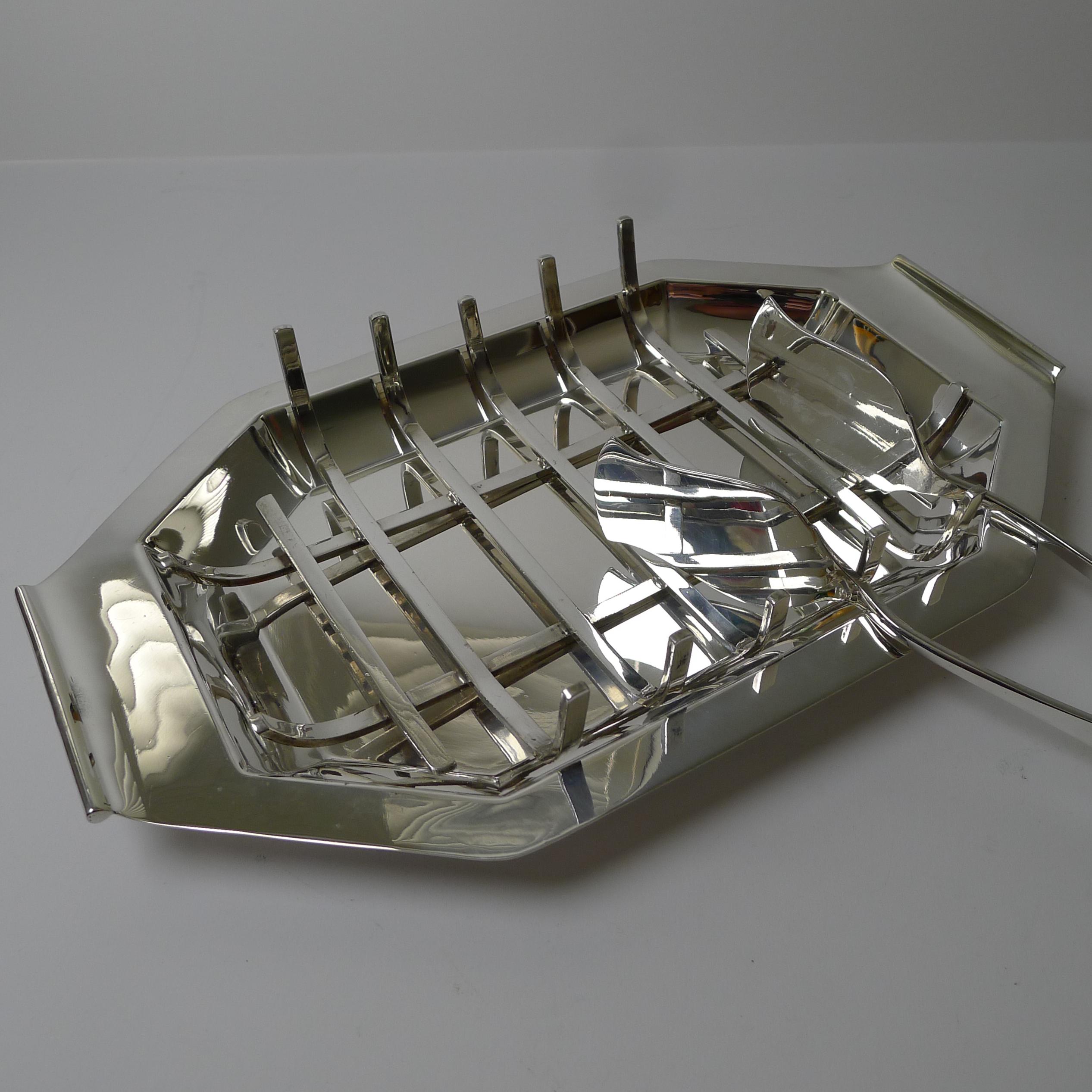 Mid-20th Century English Silver Plated Asparagus Serving Set by Walker and Hall For Sale