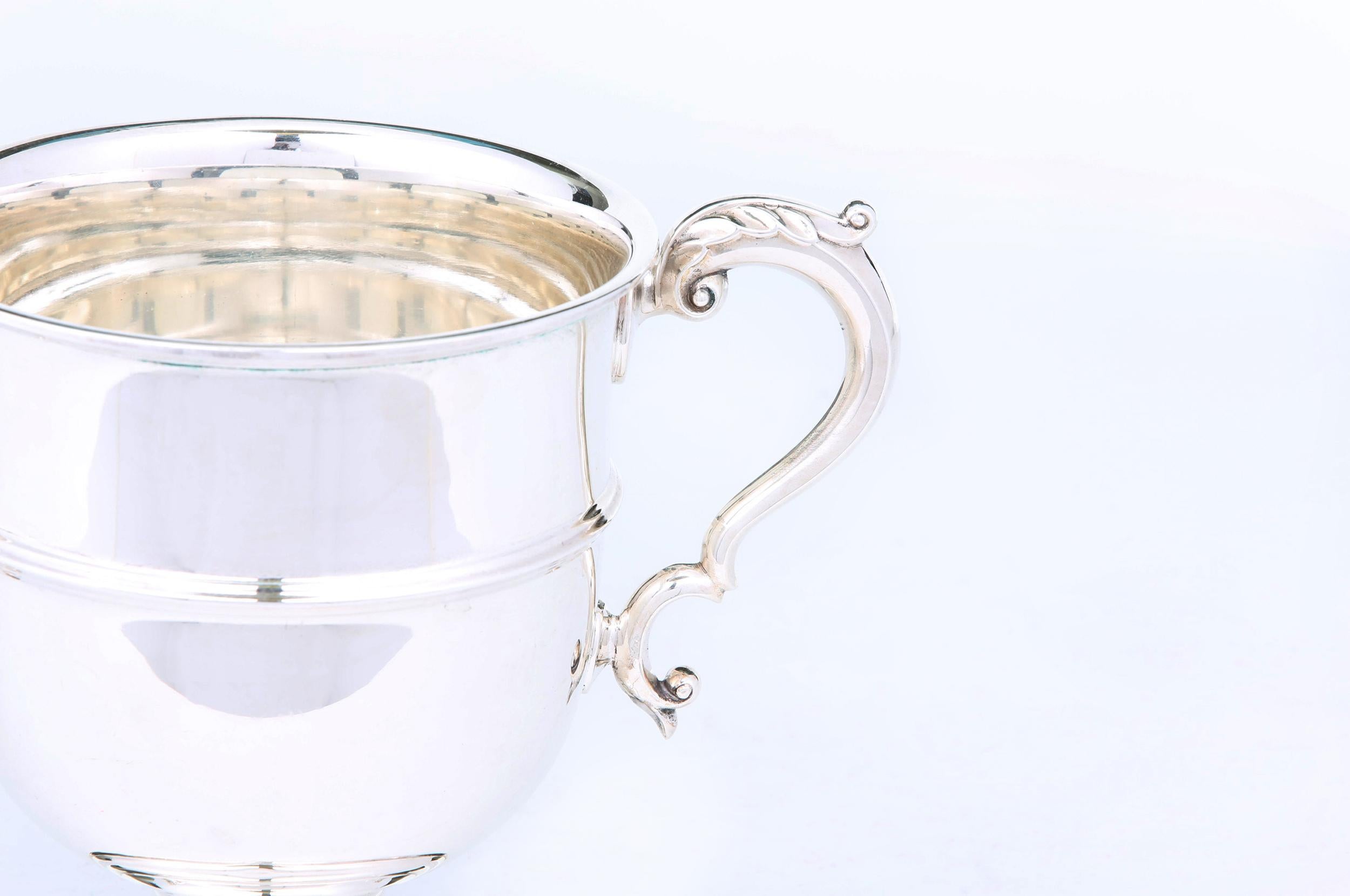 English Silver Plated Barware / Tableware Ice Bucket In Good Condition For Sale In Tarry Town, NY