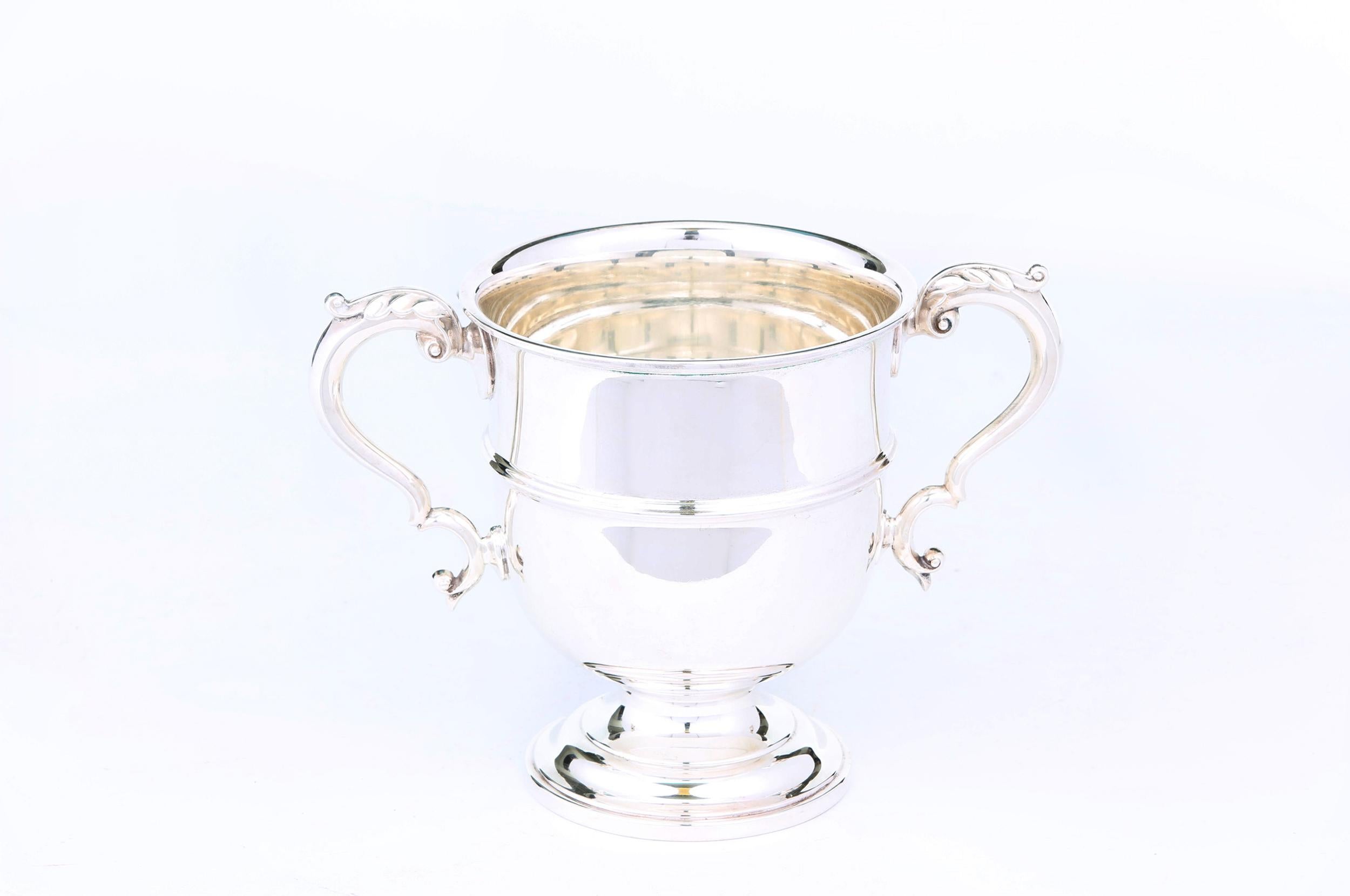 English Silver Plated Barware / Tableware Ice Bucket For Sale 2