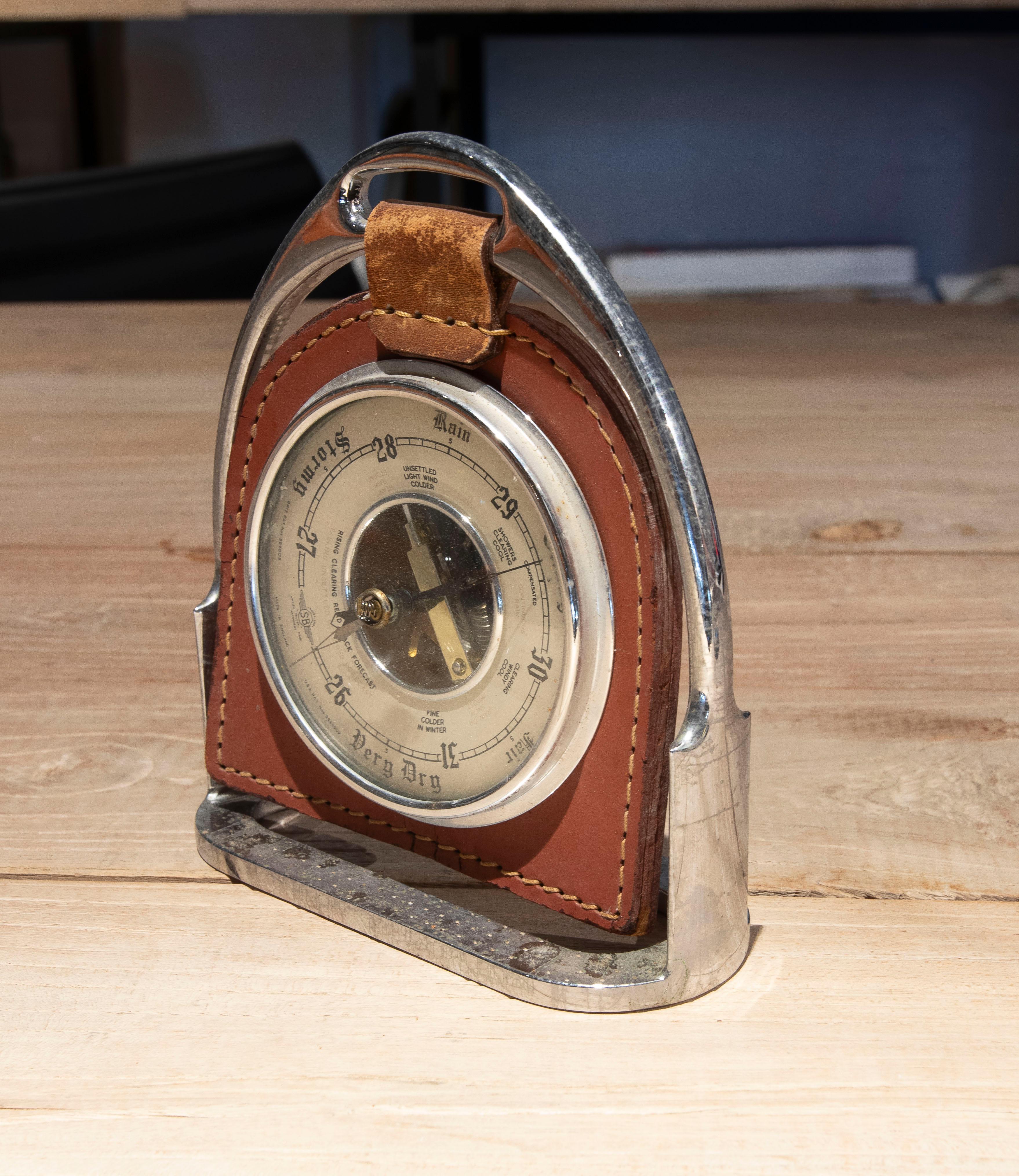 Anglais Baromètre anglais en bronze argenté couvert  avec cuir cousu main en vente