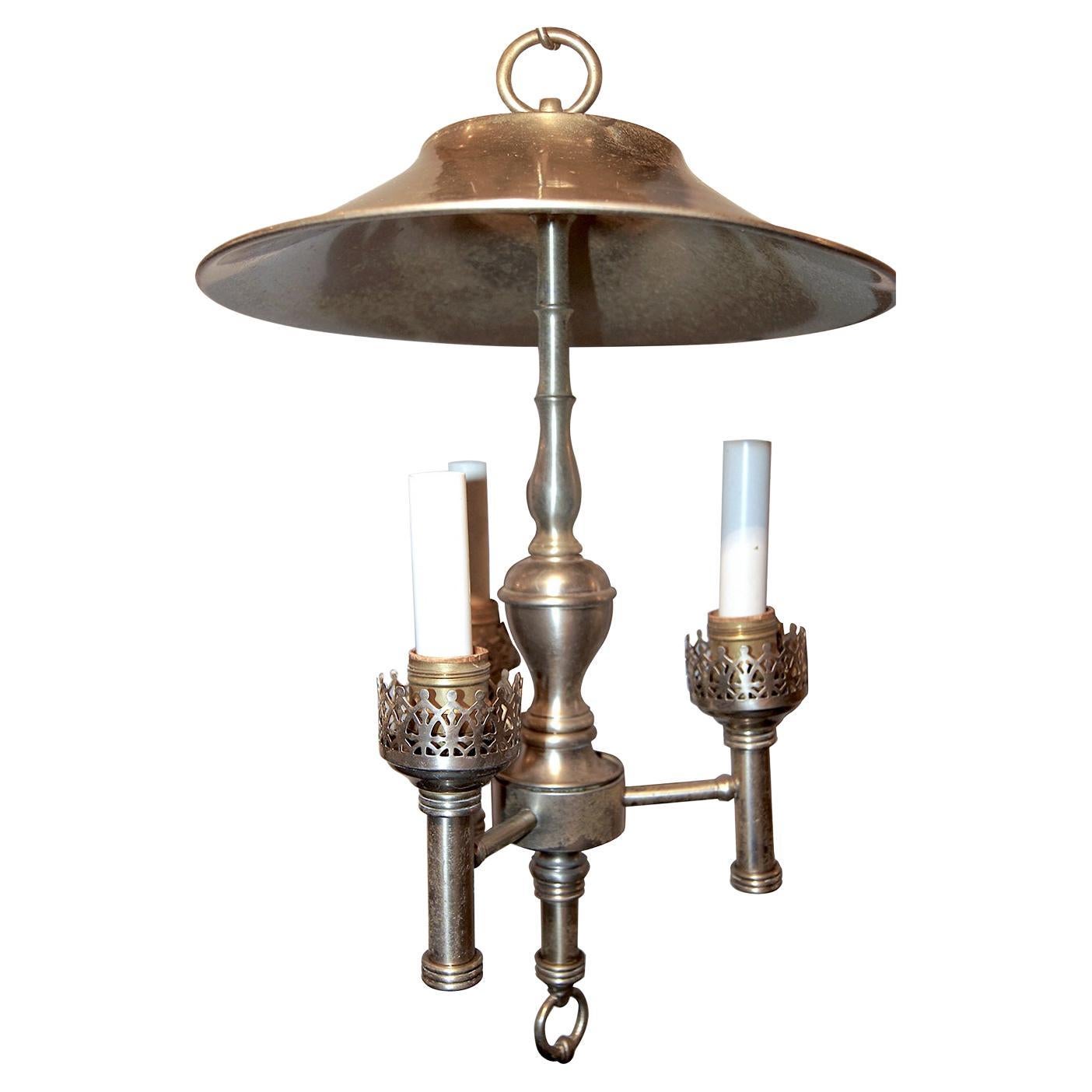 Lampadario inglese placcato in argento con paralume in vendita