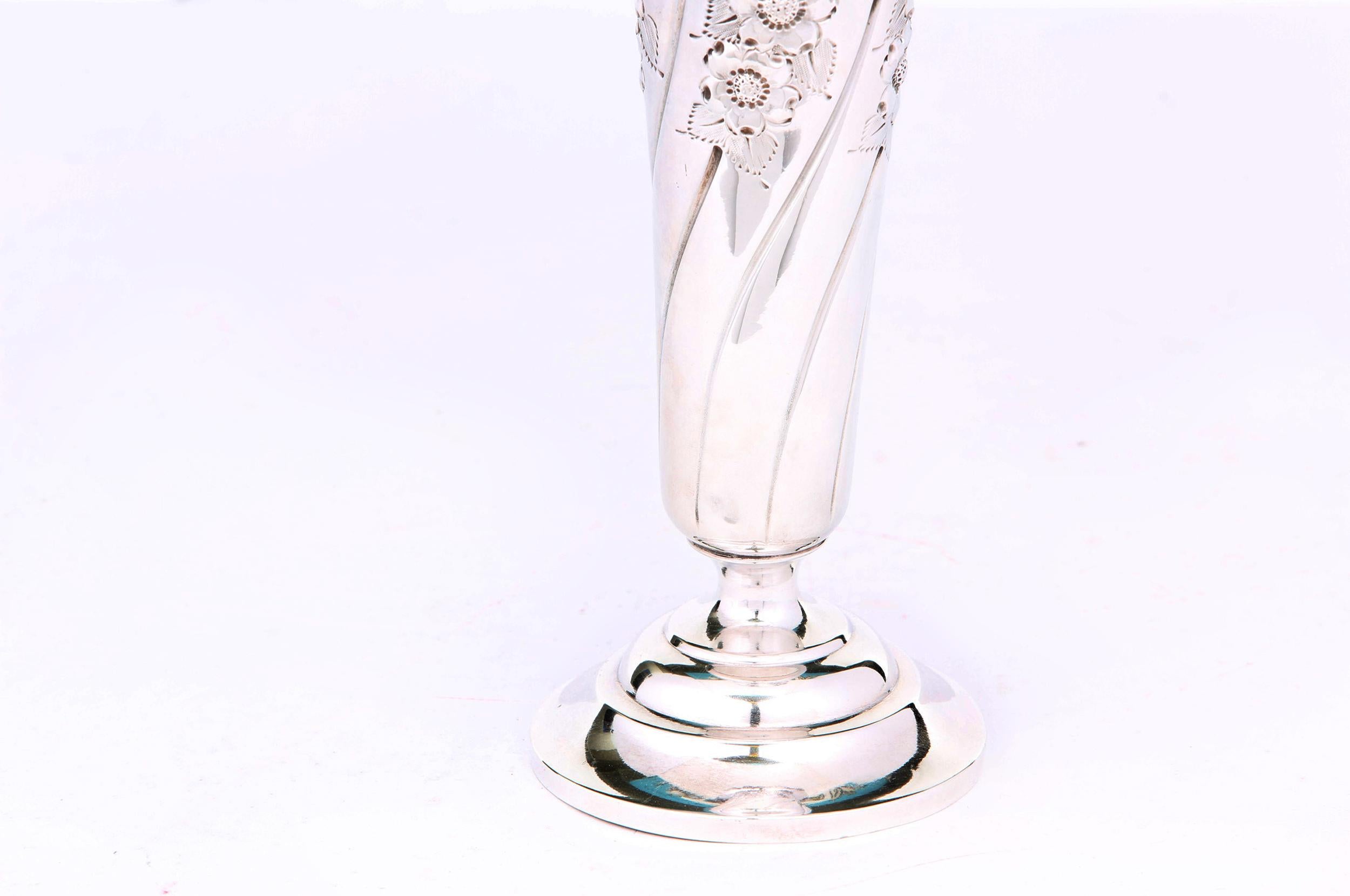 19th Century English Silver Plated Decorative Vase For Sale