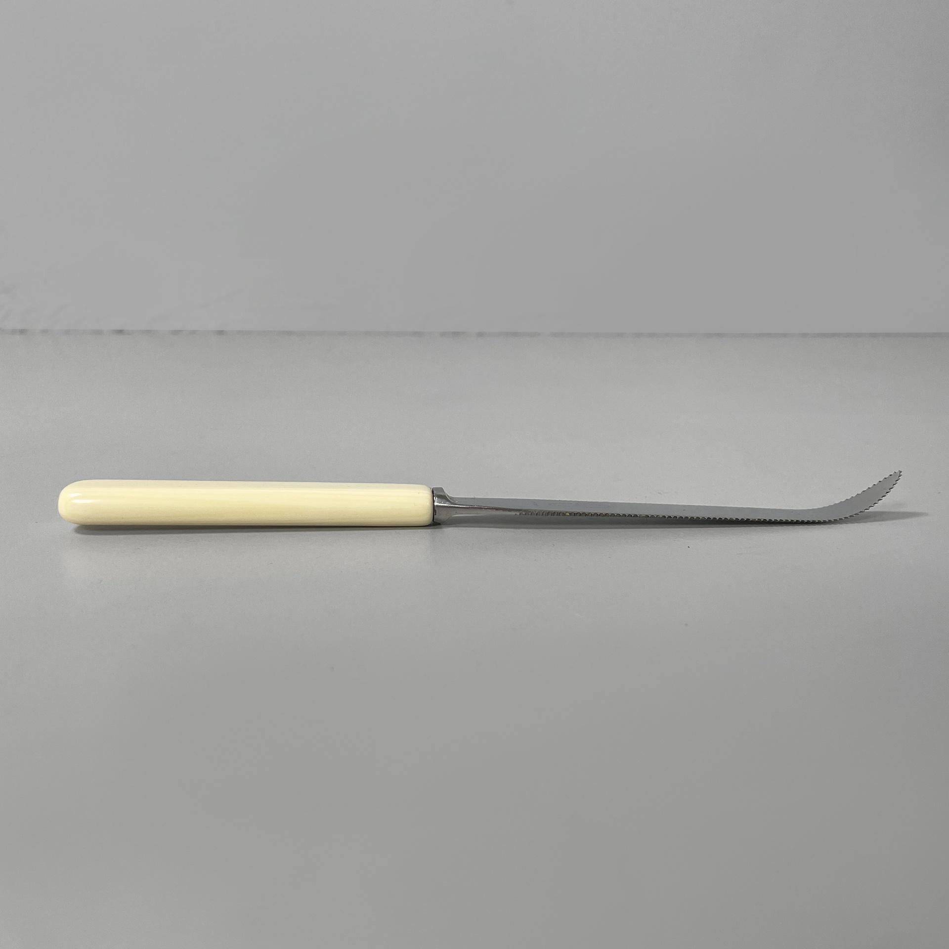 Englisches versilbertes Grapefruitmesser und -löffel von George Buttler, 1950er Jahre (Mitte des 20. Jahrhunderts) im Angebot
