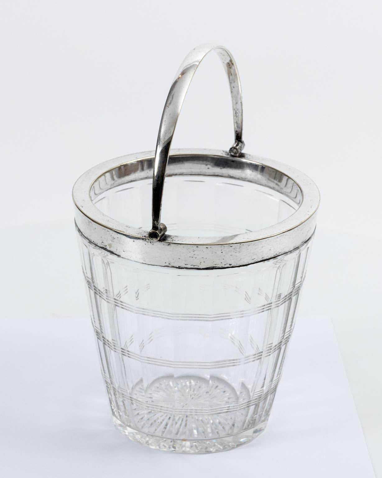 English Silver Plated Ice Pail In Good Condition For Sale In Stamford, CT