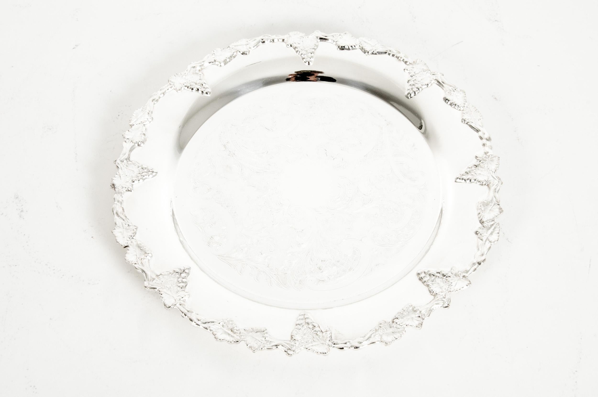 20th Century English Silver Plated Round Barware / Tableware Tray