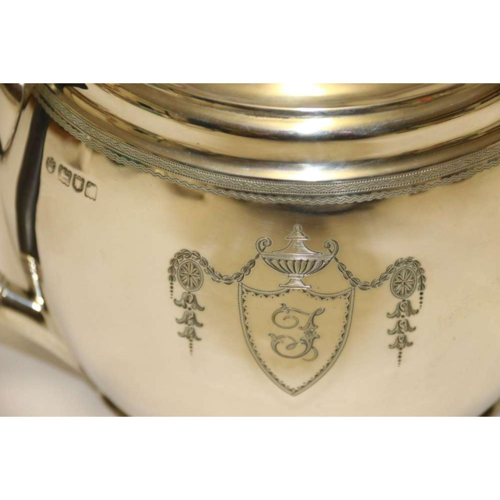 Early 20th Century English Silver Tea Set by Edward Barnard and Sons, London, 1904 -5 For Sale