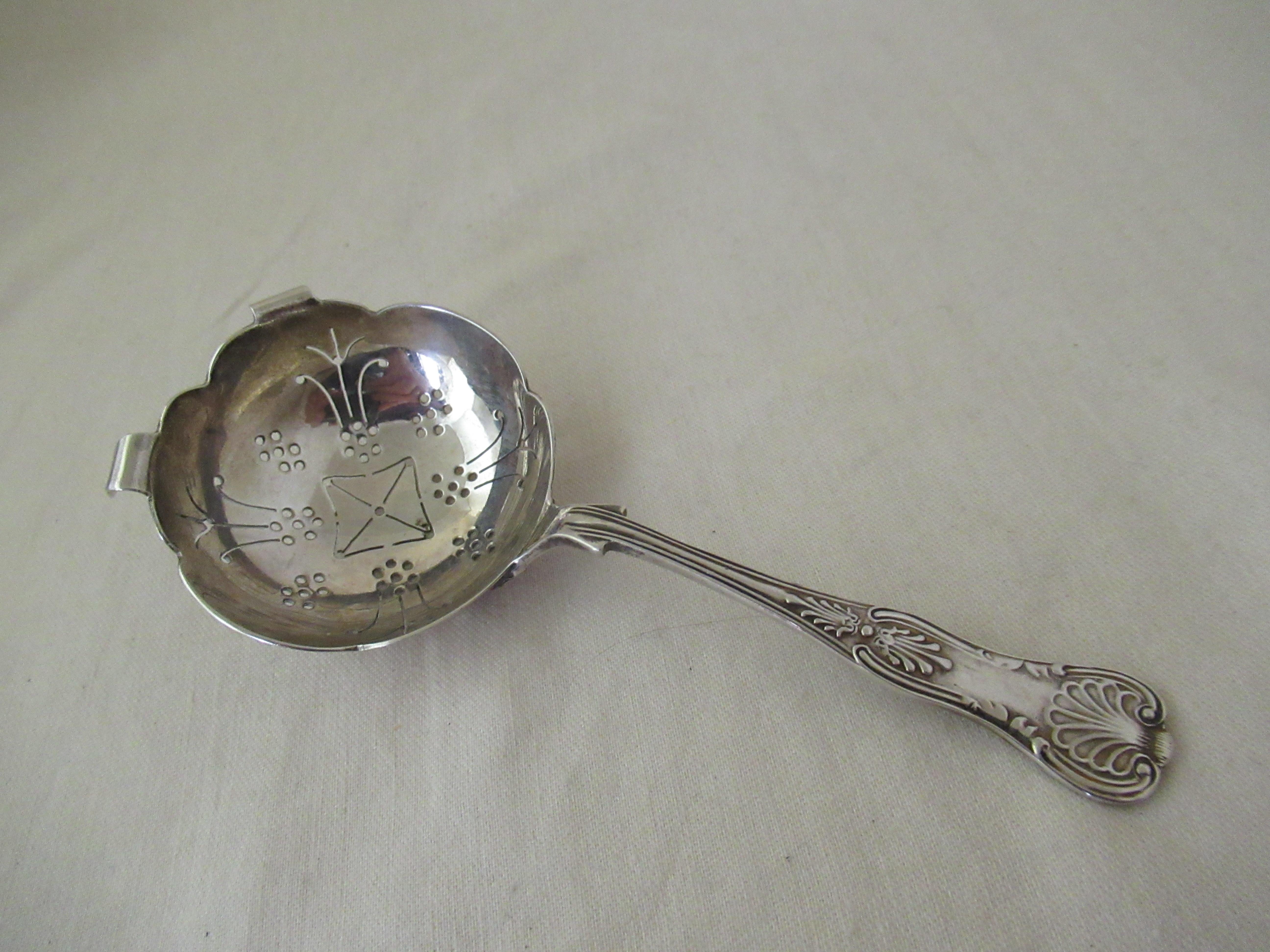 English Silver, Tea Strainer '1894' & Butter Shell '1977', London & Sheffield For Sale 2