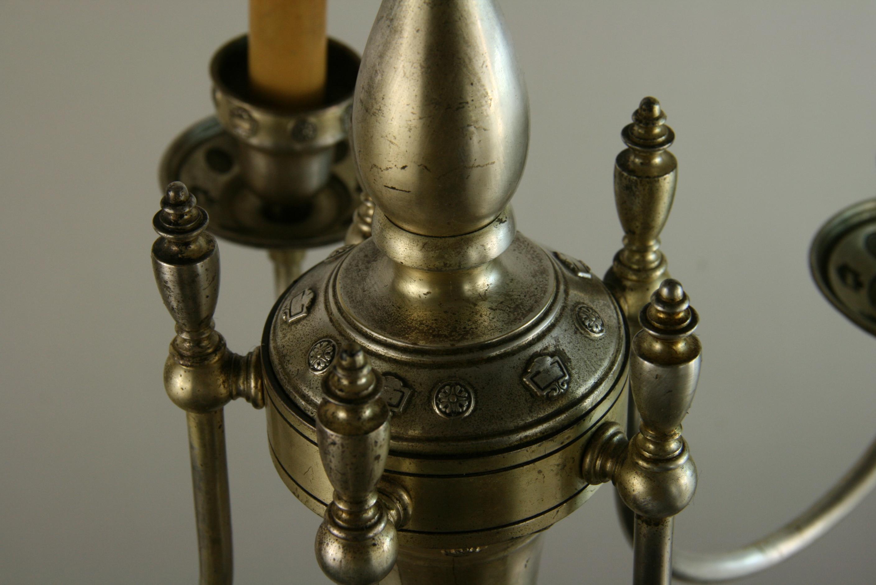 A Silver Silver, laiton anglais  Lustre à 5 lumières, vers 1920 en vente 1