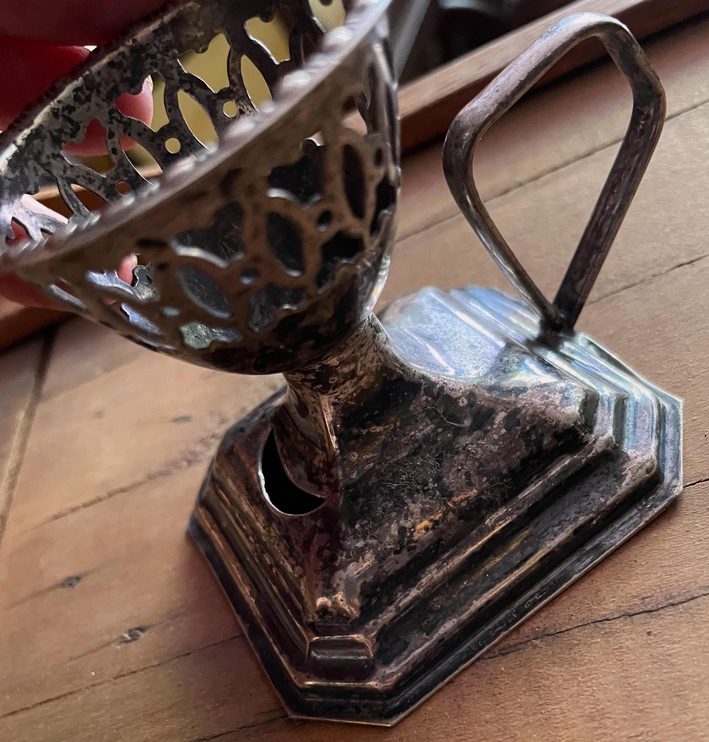 Inglese Server/portatutto/tazza per uova sode dure/morbide in silverplate inglese EPNS in vendita