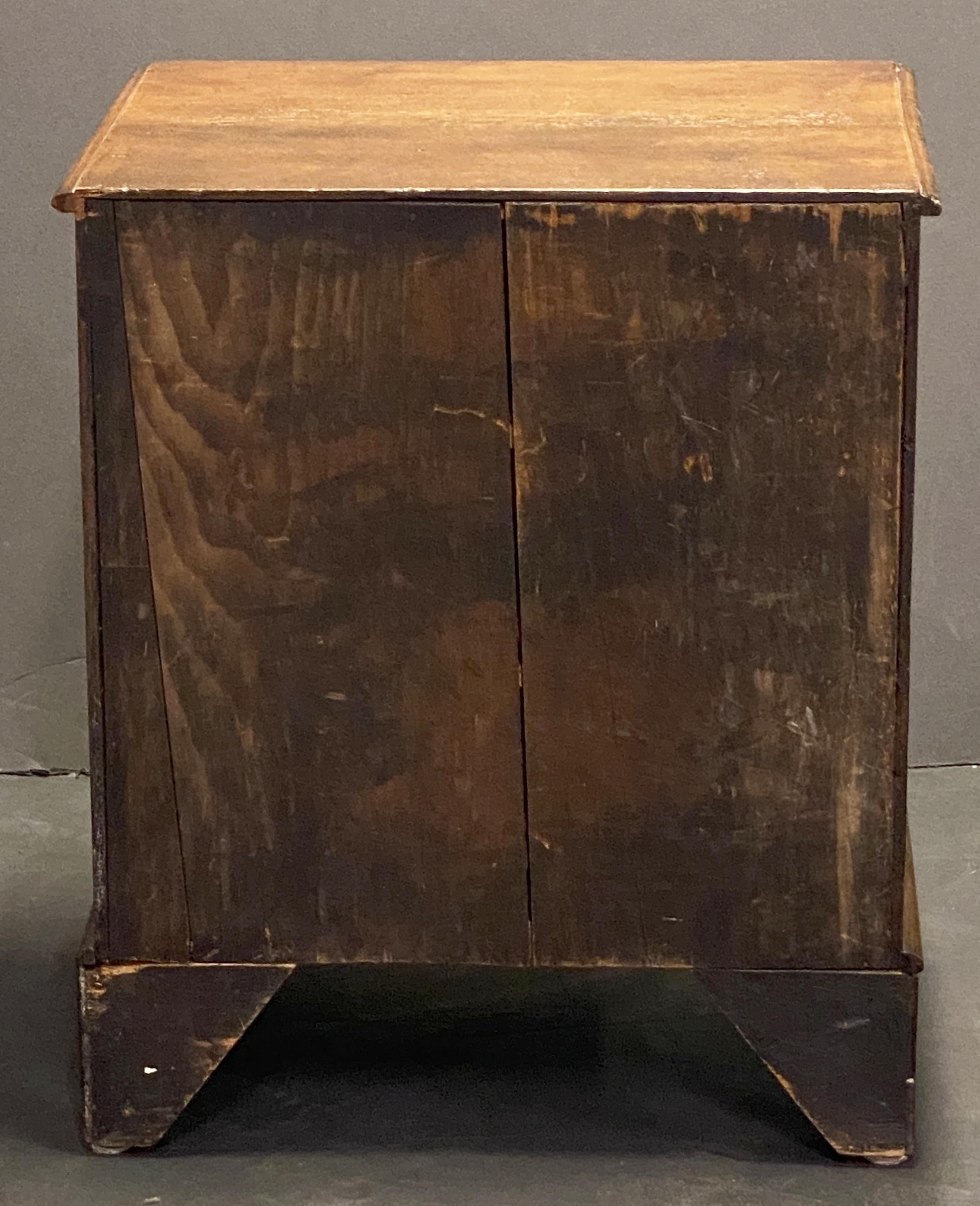 XIX secolo Piccolo mobile cassettiera inglese in Oak su piedi a staffa in vendita