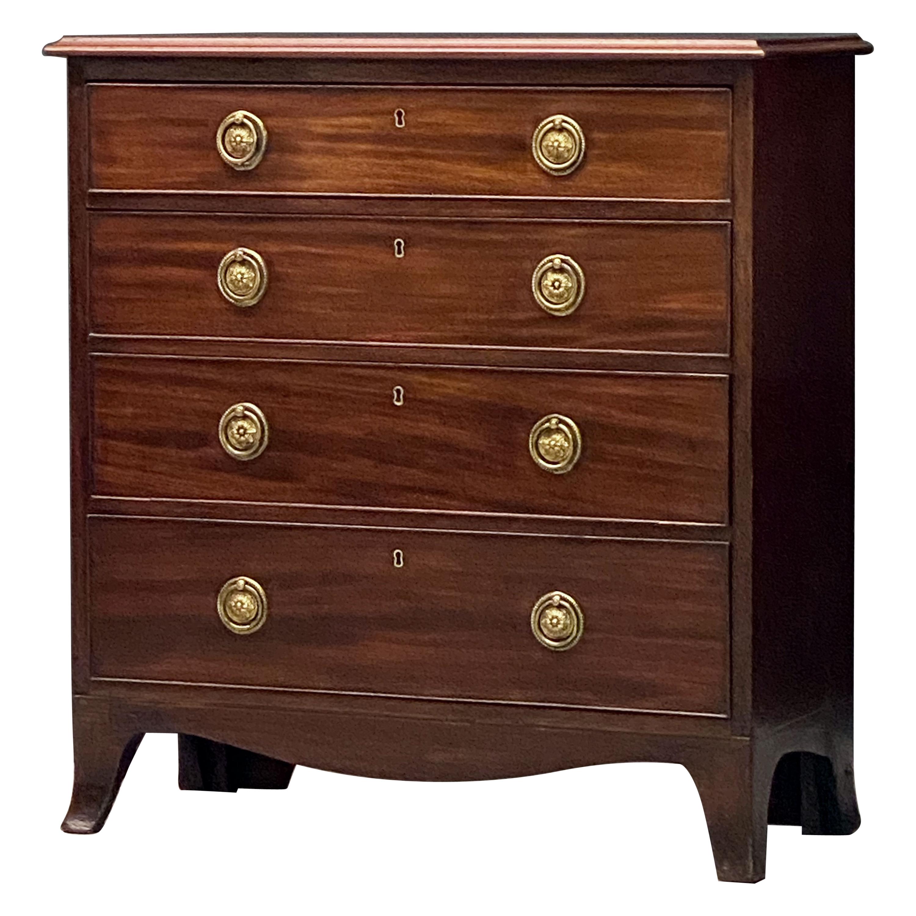 English Small Chest of Drawers of Mahogany