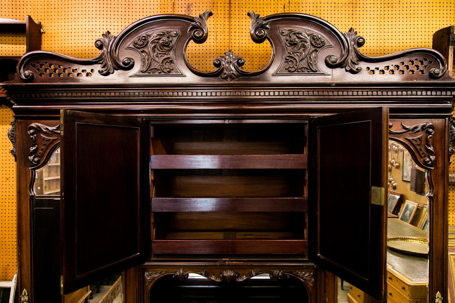 Armoire inglese in mogano massiccio 1