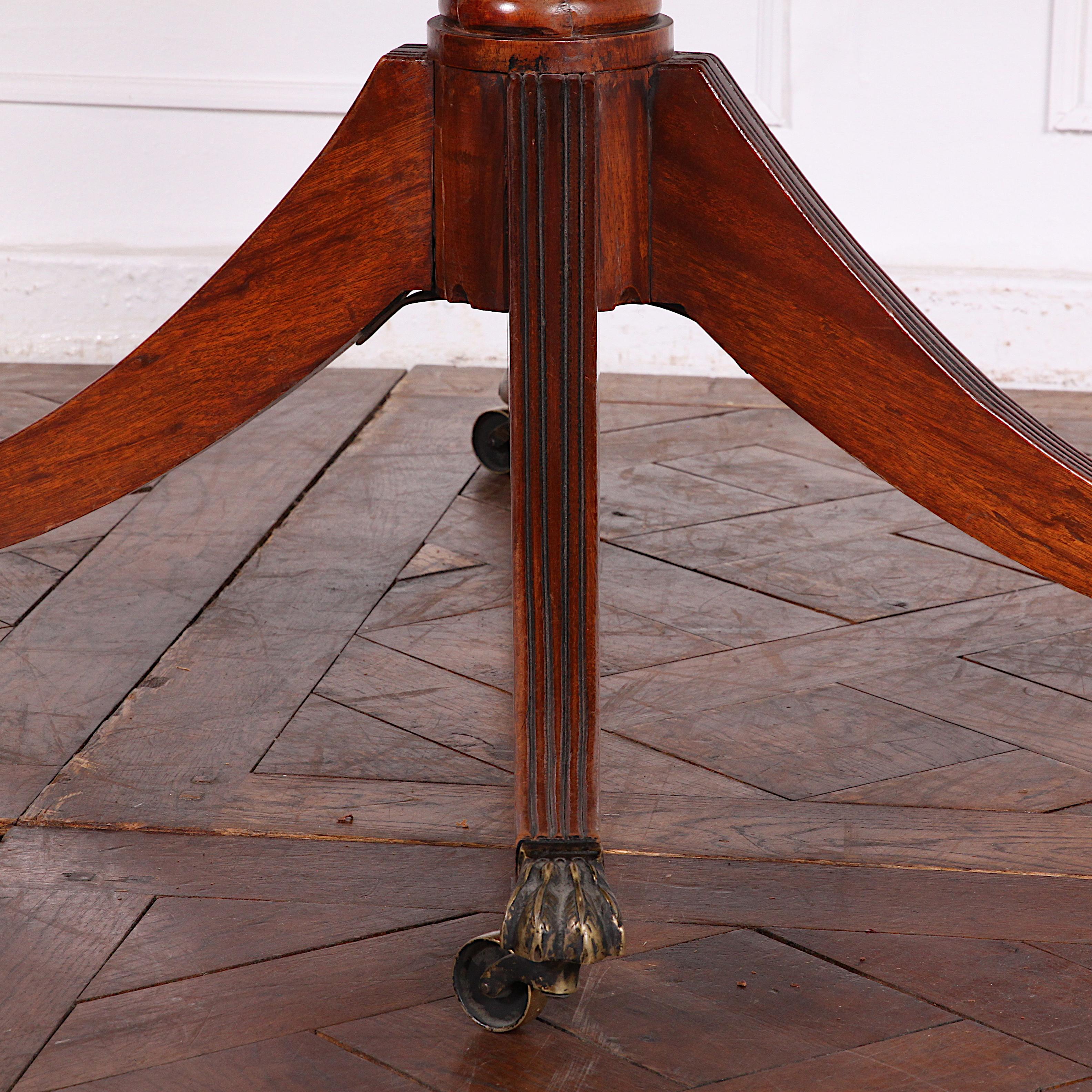 Mid-19th Century English Solid Mahogany Georgian Revival Single Pedestal Dining Table For Sale