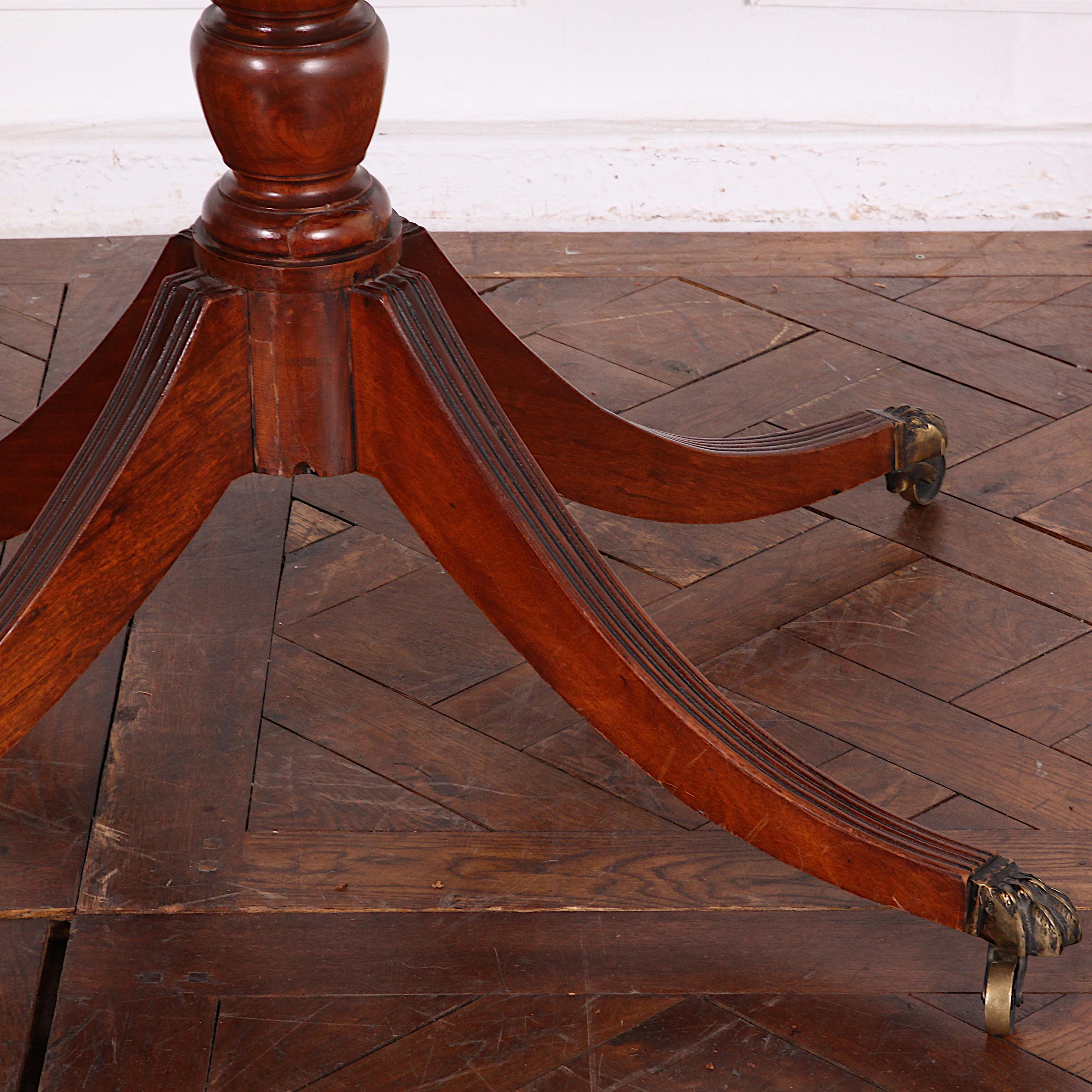 English Solid Mahogany Georgian Revival Single Pedestal Dining Table For Sale 5