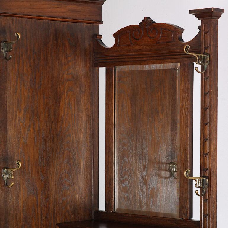 English Solid Oak Arts & Crafts Mission Hall Wardrobe Hallstand In Good Condition In Vancouver, British Columbia