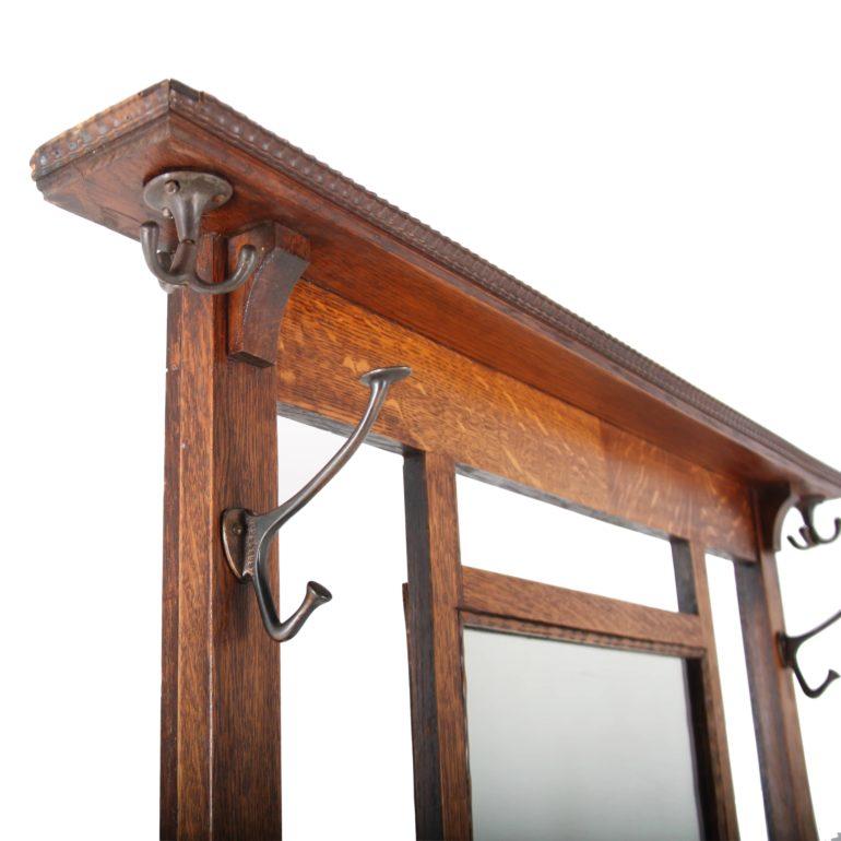English Solid Oak Hallstand In Excellent Condition In Vancouver, British Columbia