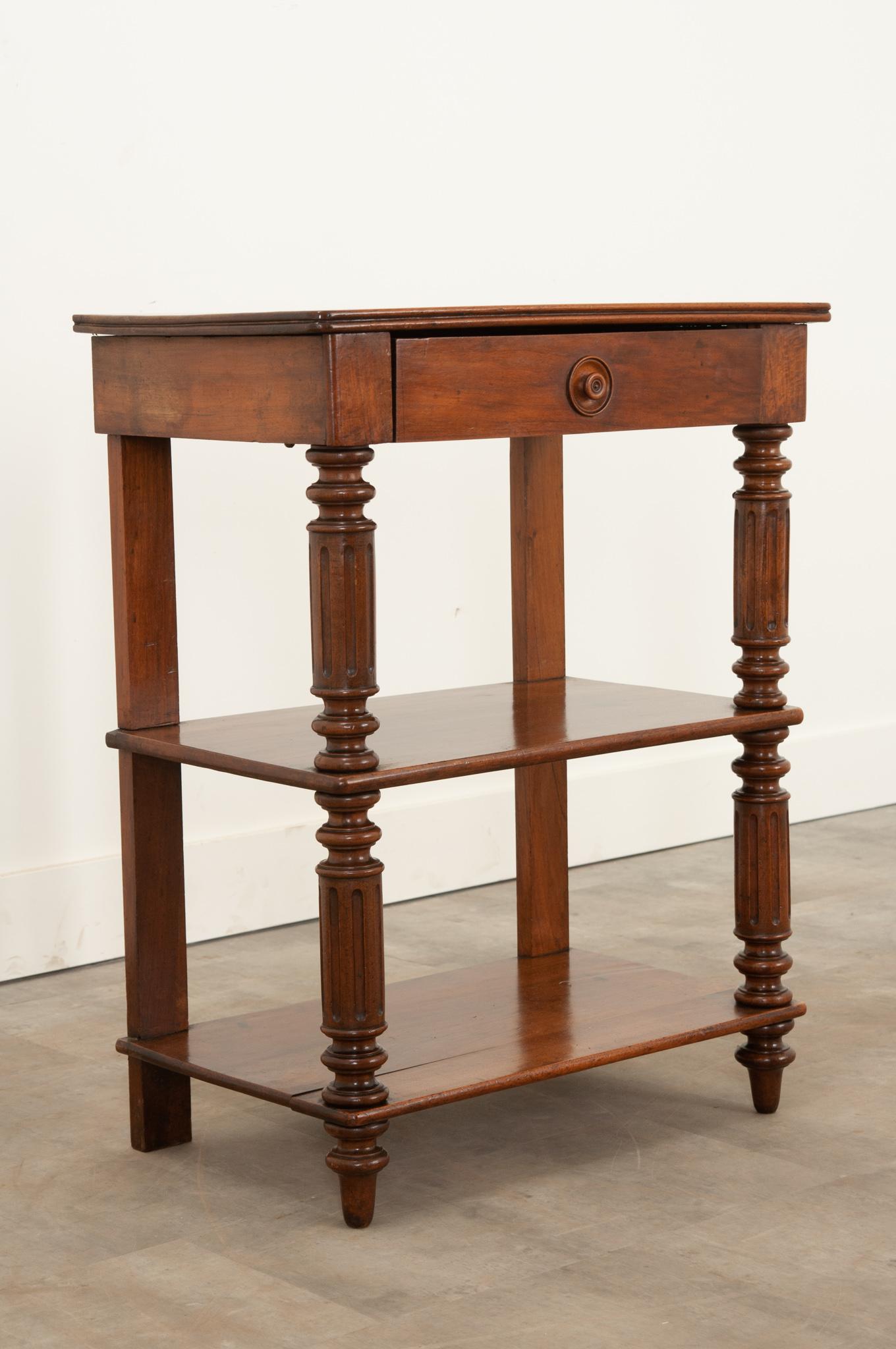 English Solid Walnut Etagere In Good Condition For Sale In Baton Rouge, LA