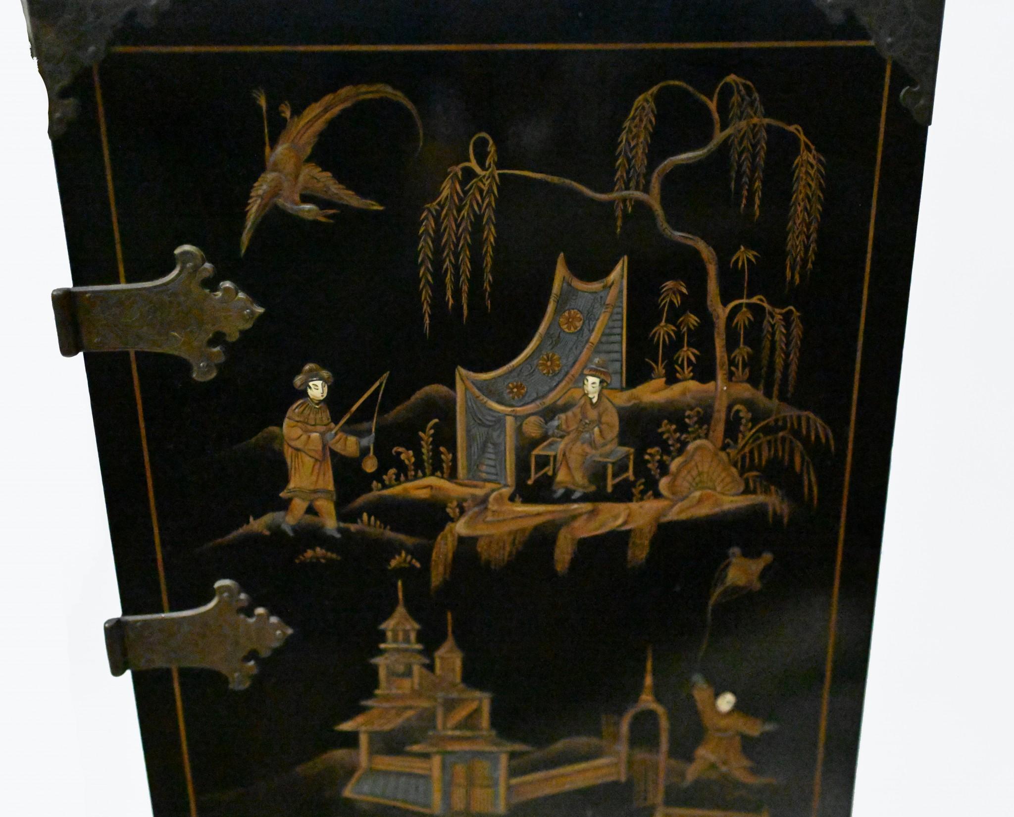 Early 20th Century English Specimen Cabinet Chinoiserie Lacquer 1900 Antique