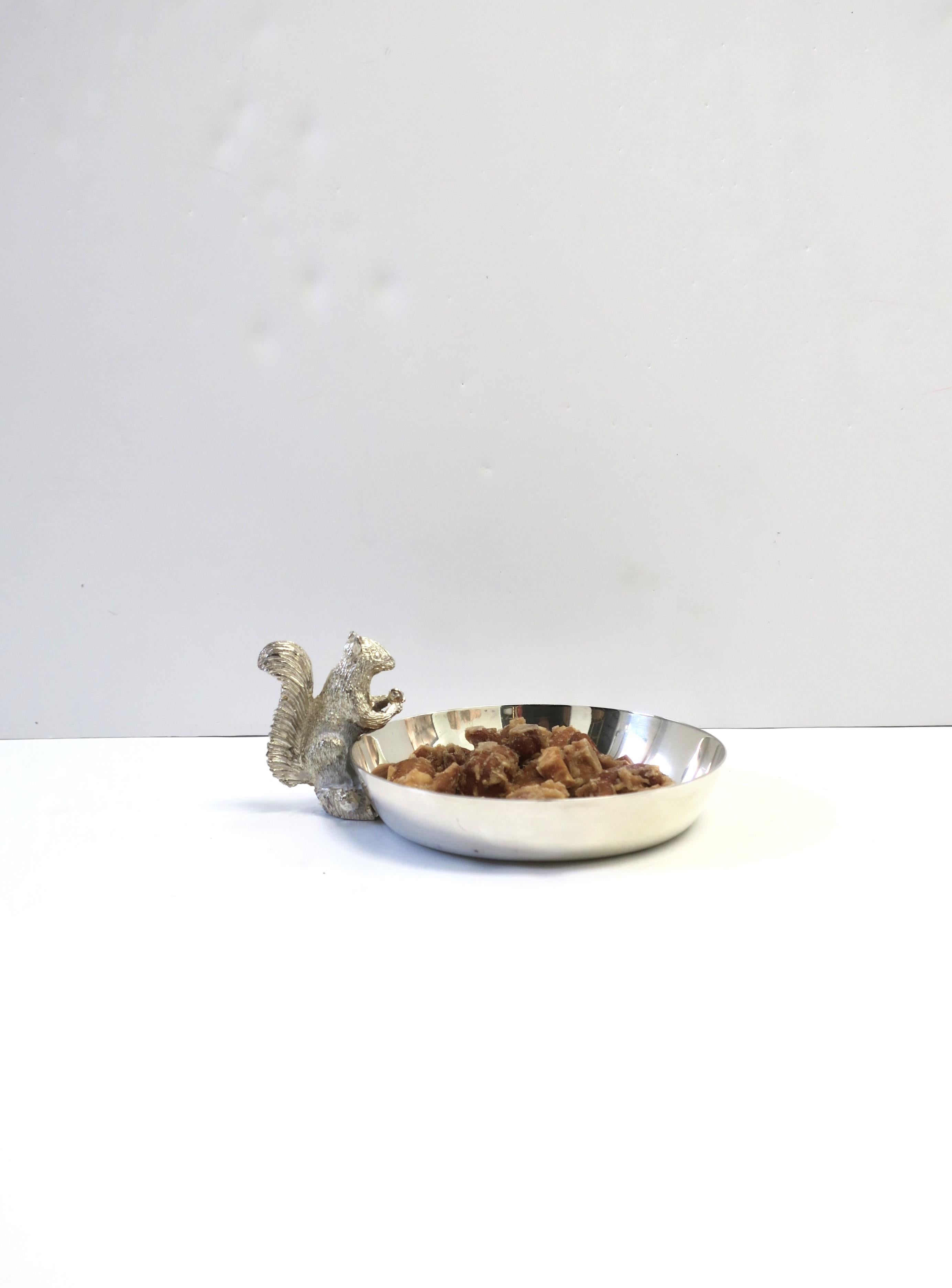 English Squirrel Nut Bowl in Sterling Silver Plate In Good Condition In New York, NY