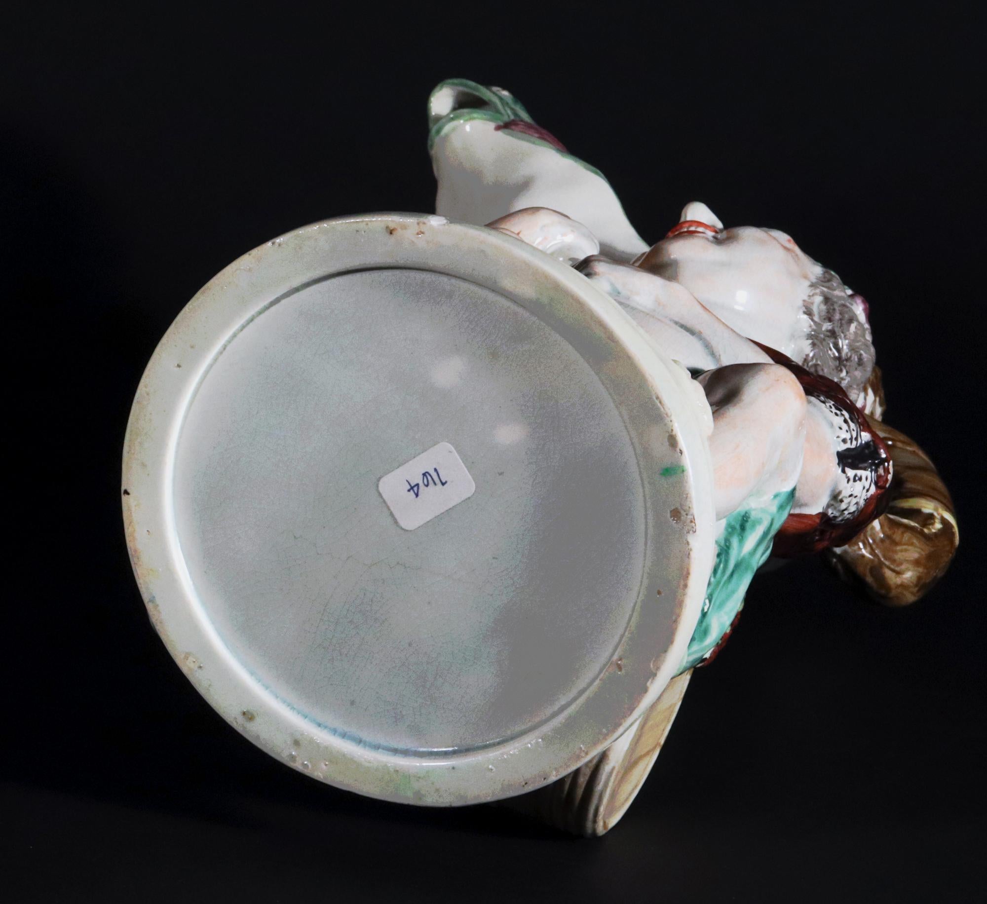 Jarra grande de Baco de cerámica inglesa Staffordshire Pearlware siglo XVIII en venta