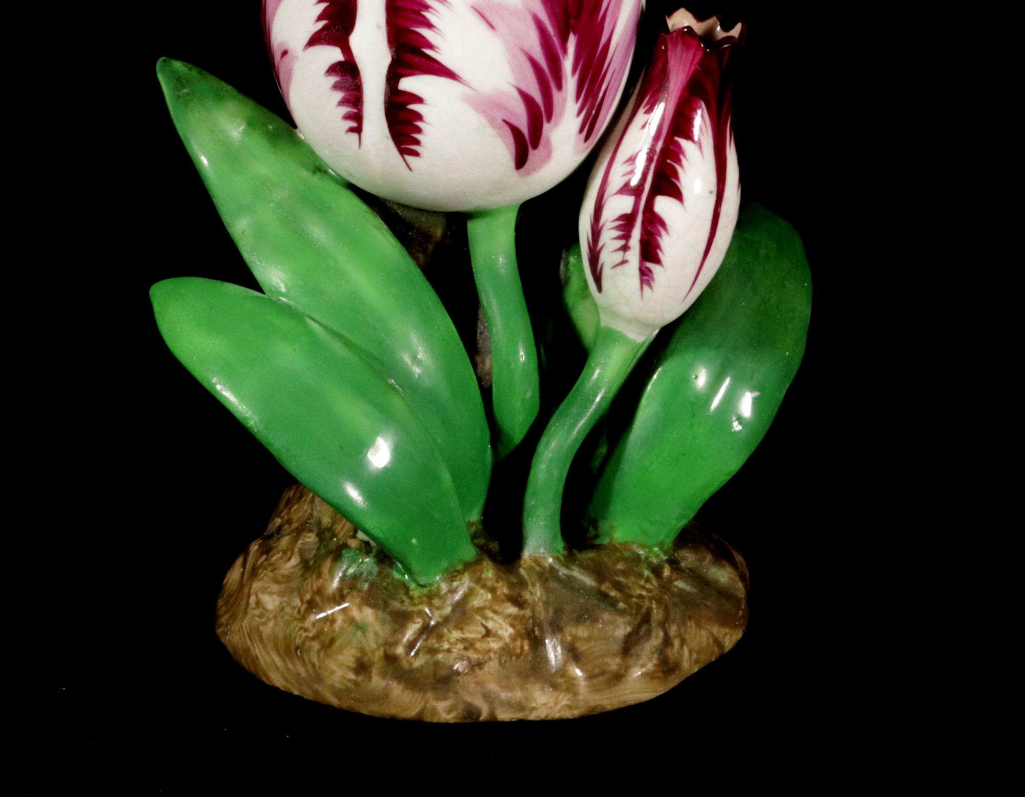 XIXe siècle Grand vase tulipe anglais en porcelaine du Staffordshire