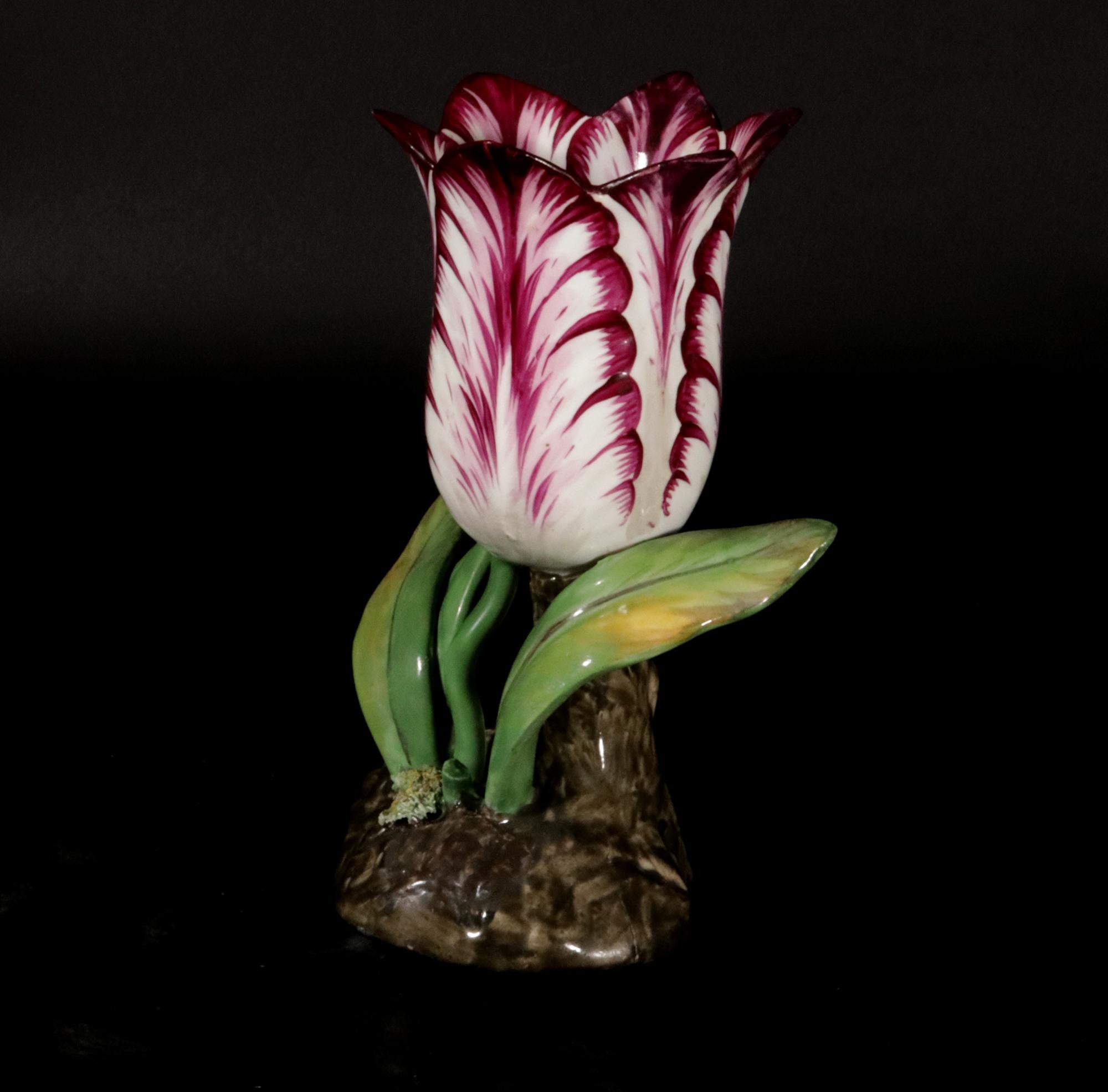 Porcelaine Grand vase tulipe anglais en porcelaine du Staffordshire