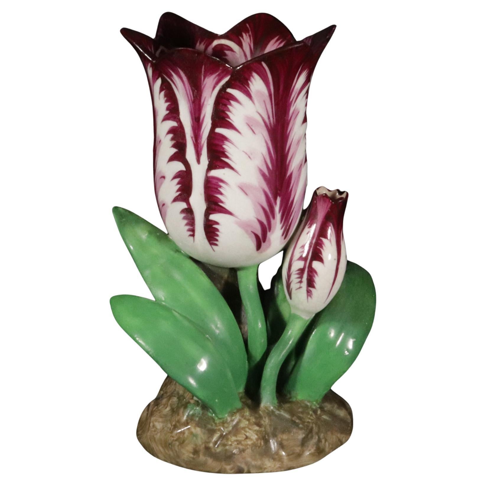 Grand vase tulipe anglais en porcelaine du Staffordshire