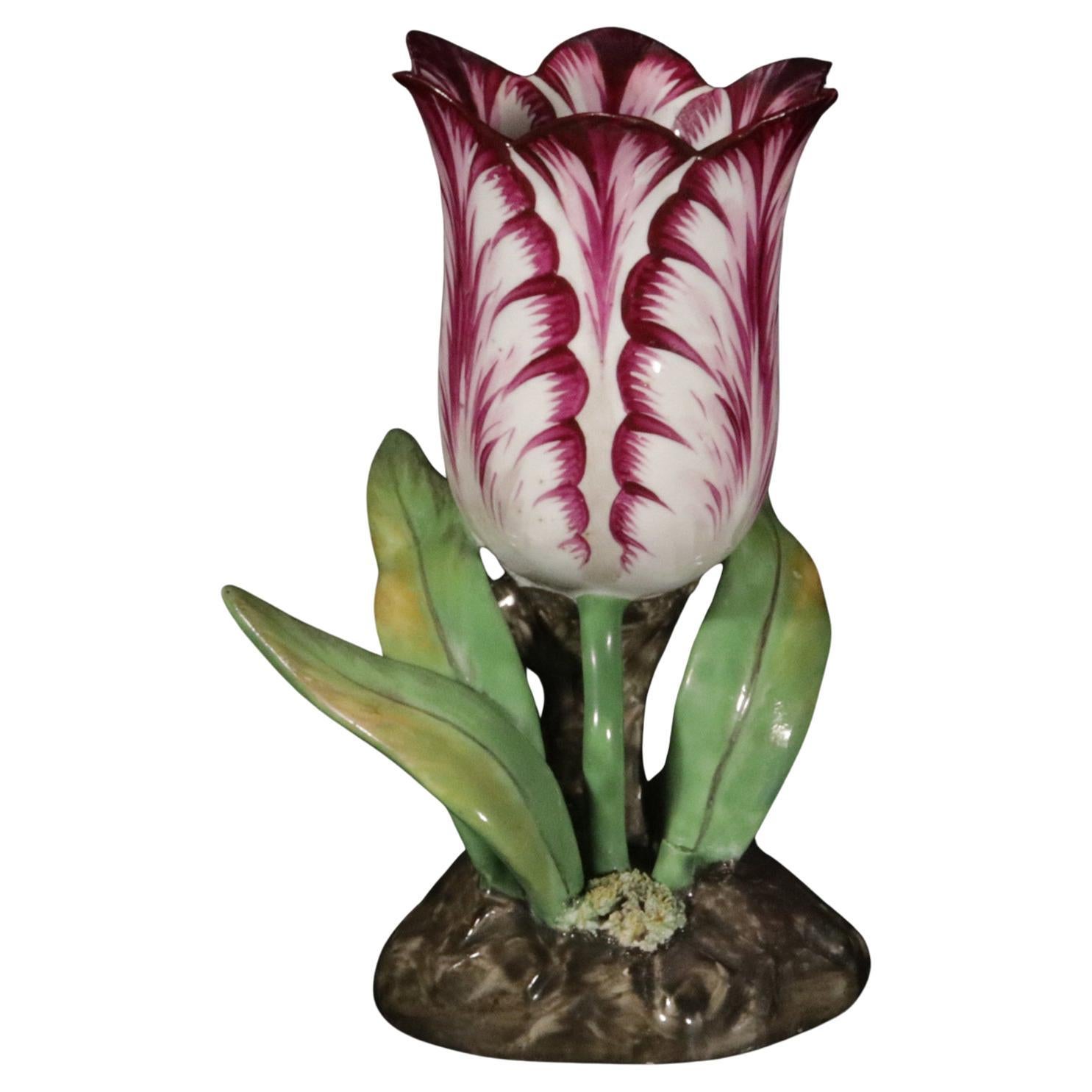 Grand vase tulipe anglais en porcelaine du Staffordshire