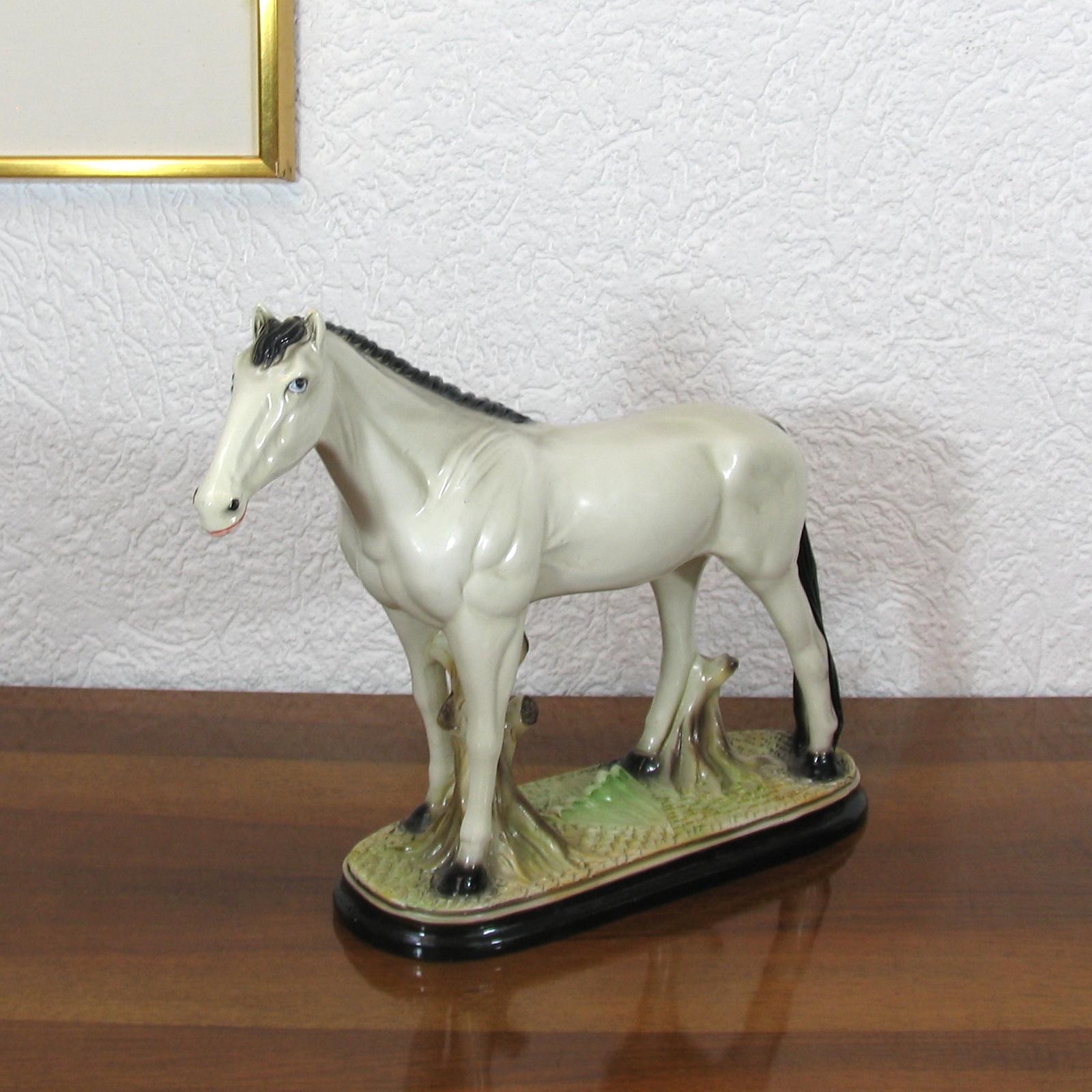 English Staffordshire Pottery Horse, Early 20th Century For Sale 1
