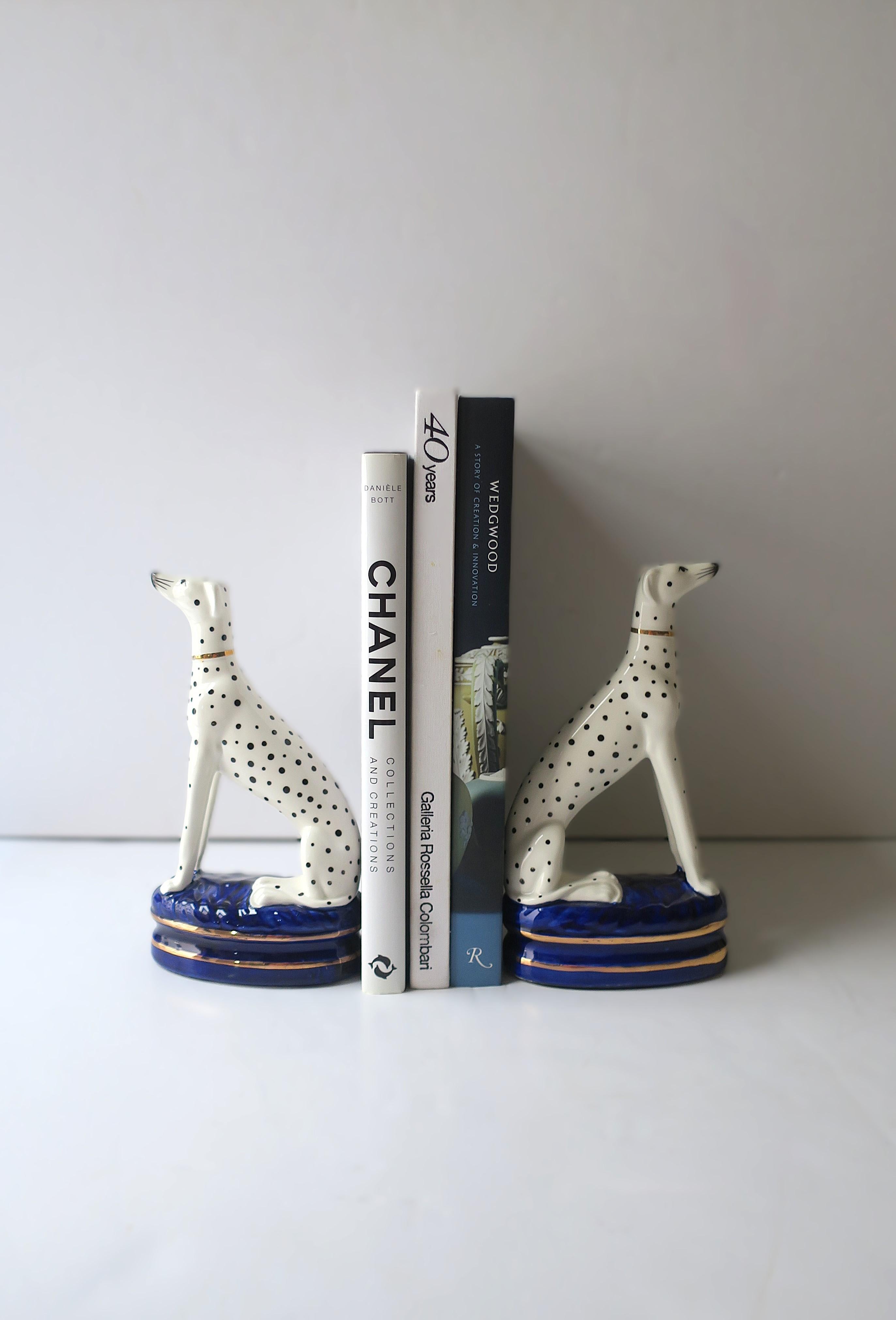 American English Porcelain Dogs Decorative Objects Bookends, Pair