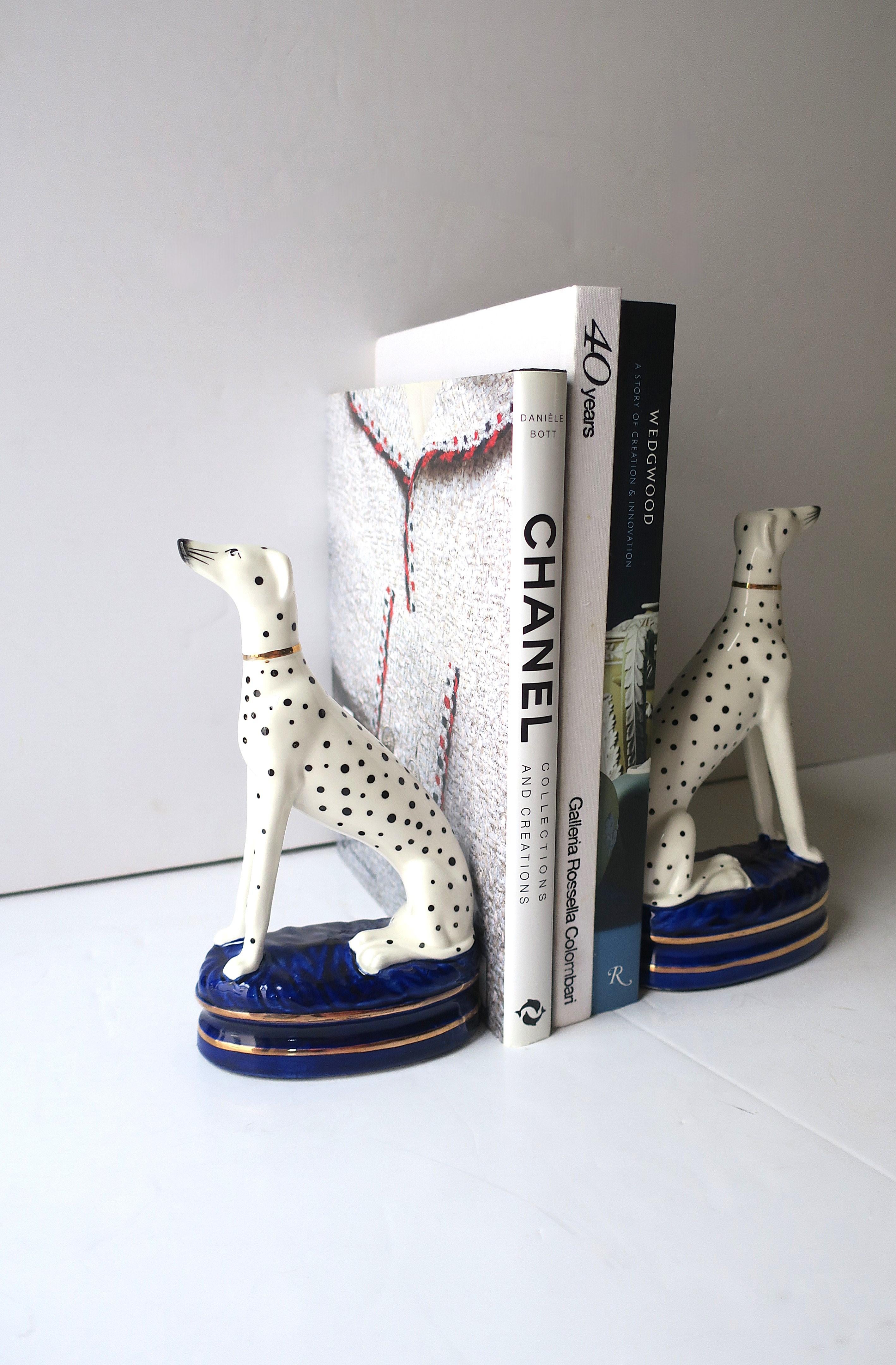 Glazed English Porcelain Dogs Decorative Objects Bookends, Pair