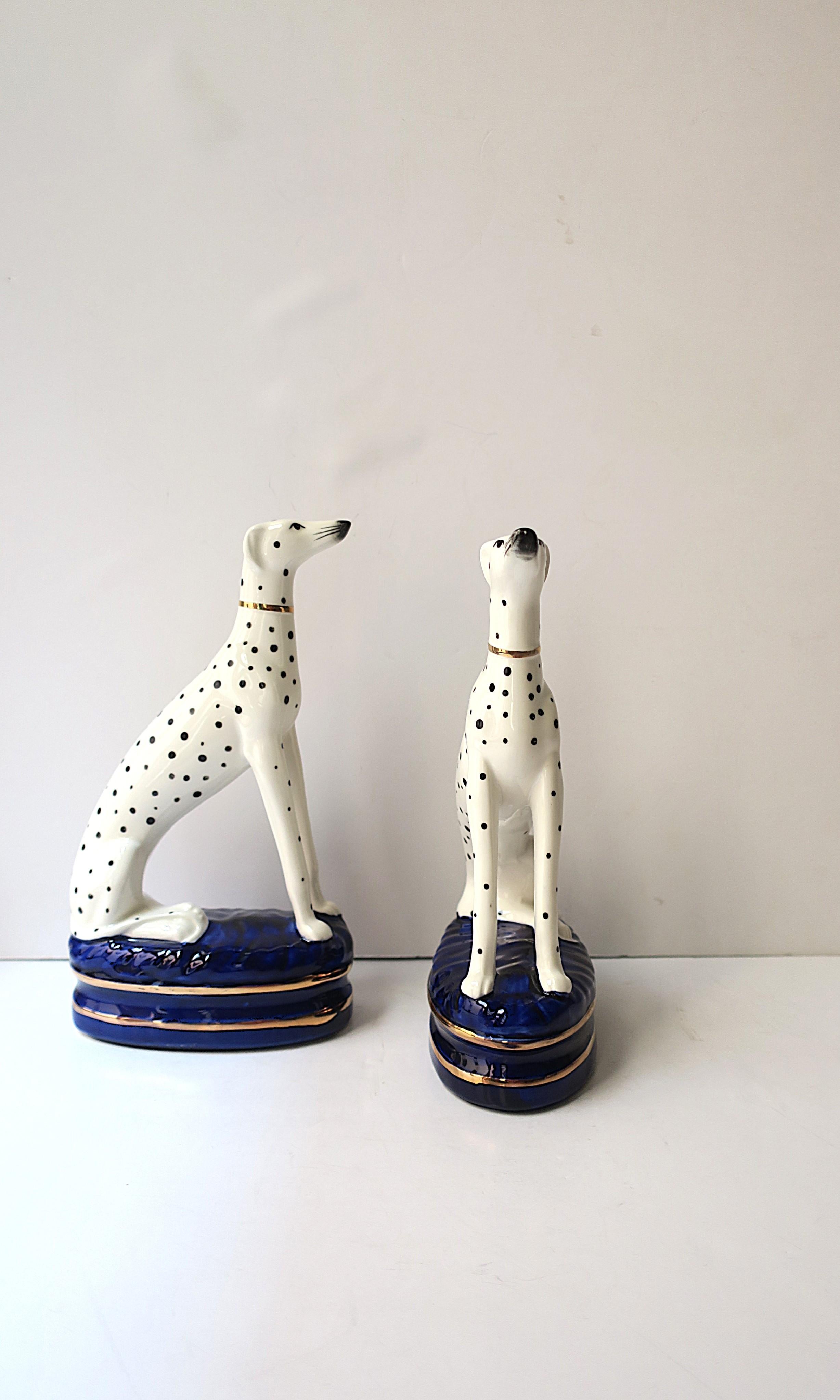 English Porcelain Dogs Decorative Objects Bookends, Pair 1