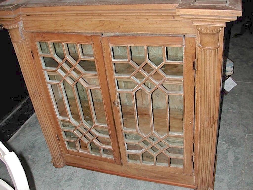 English Stained Glass Cabinet with 2 Doors and 2 Shelves with Original Glass For Sale 5