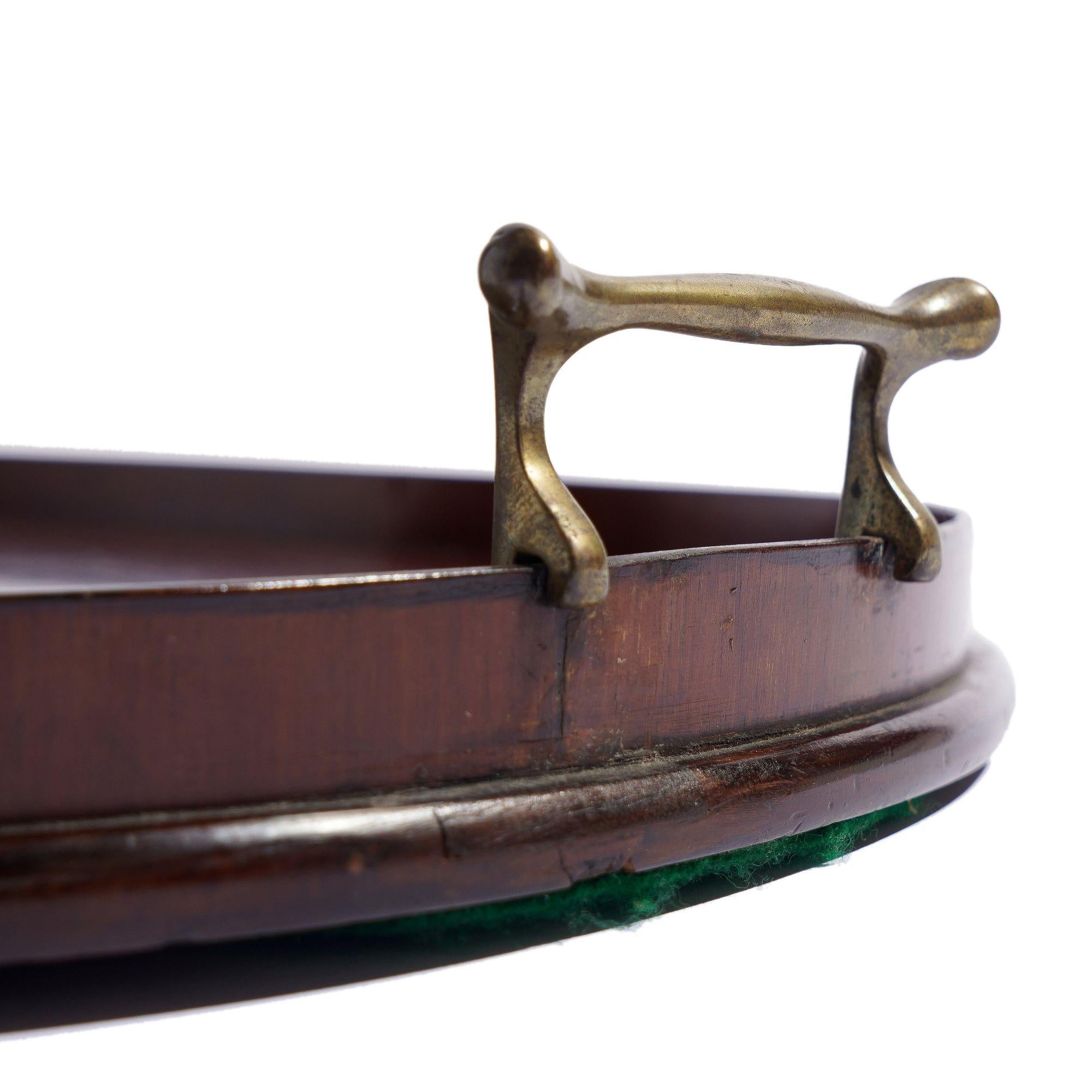 XIXe siècle Plateau à plateau sur pied anglais avec poignées appliquées, 1880-1900 en vente